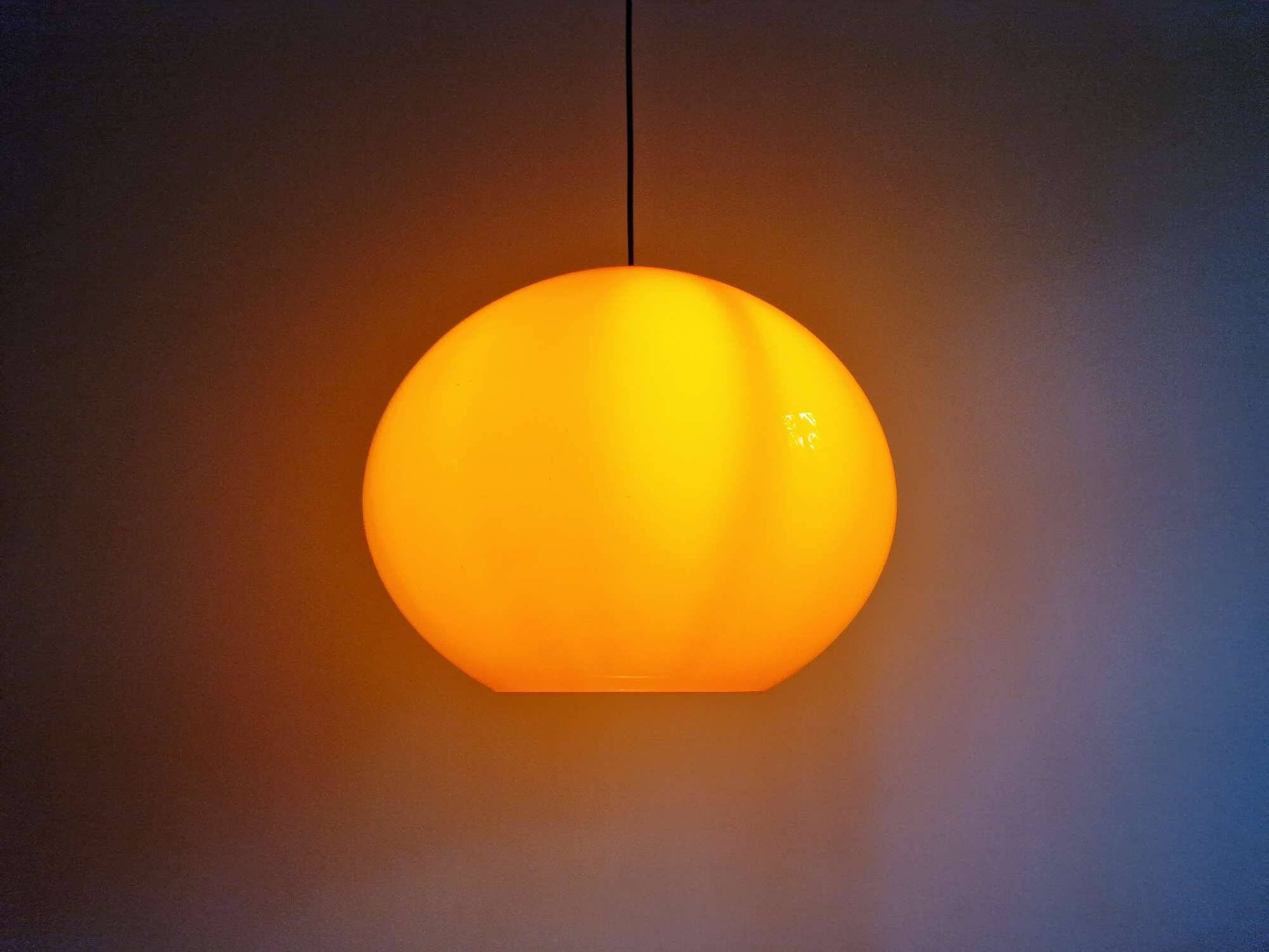 XXL onion pendant light in orange opaline, design Alessandro Pianon, Vistosi, 1960