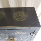 Chinese Bahut in 2-door laque