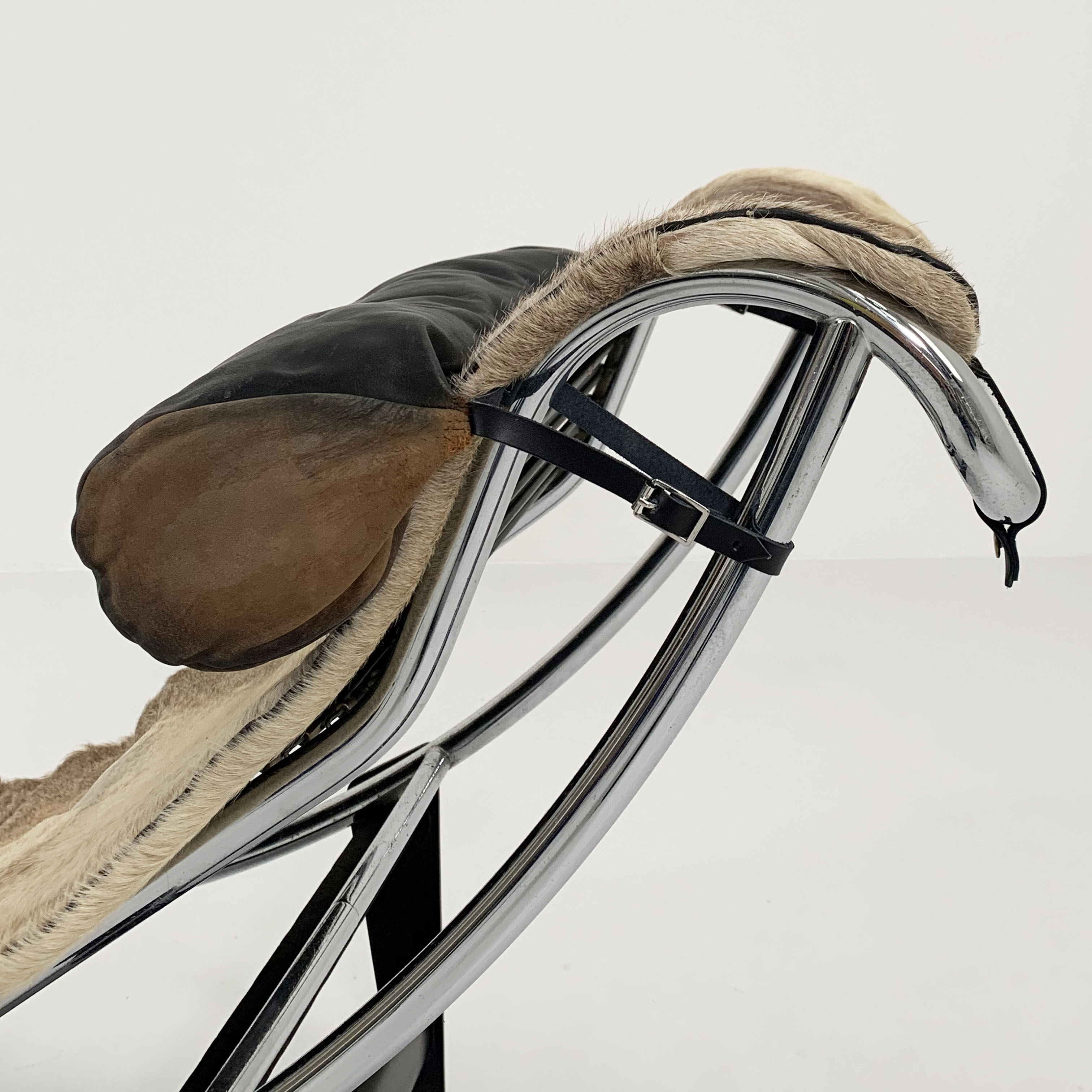 LC4 pony skin chaise longue Serial number 396 by Le Corbusier for Cassina, 1960