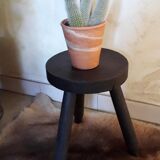 Tripod farm stool