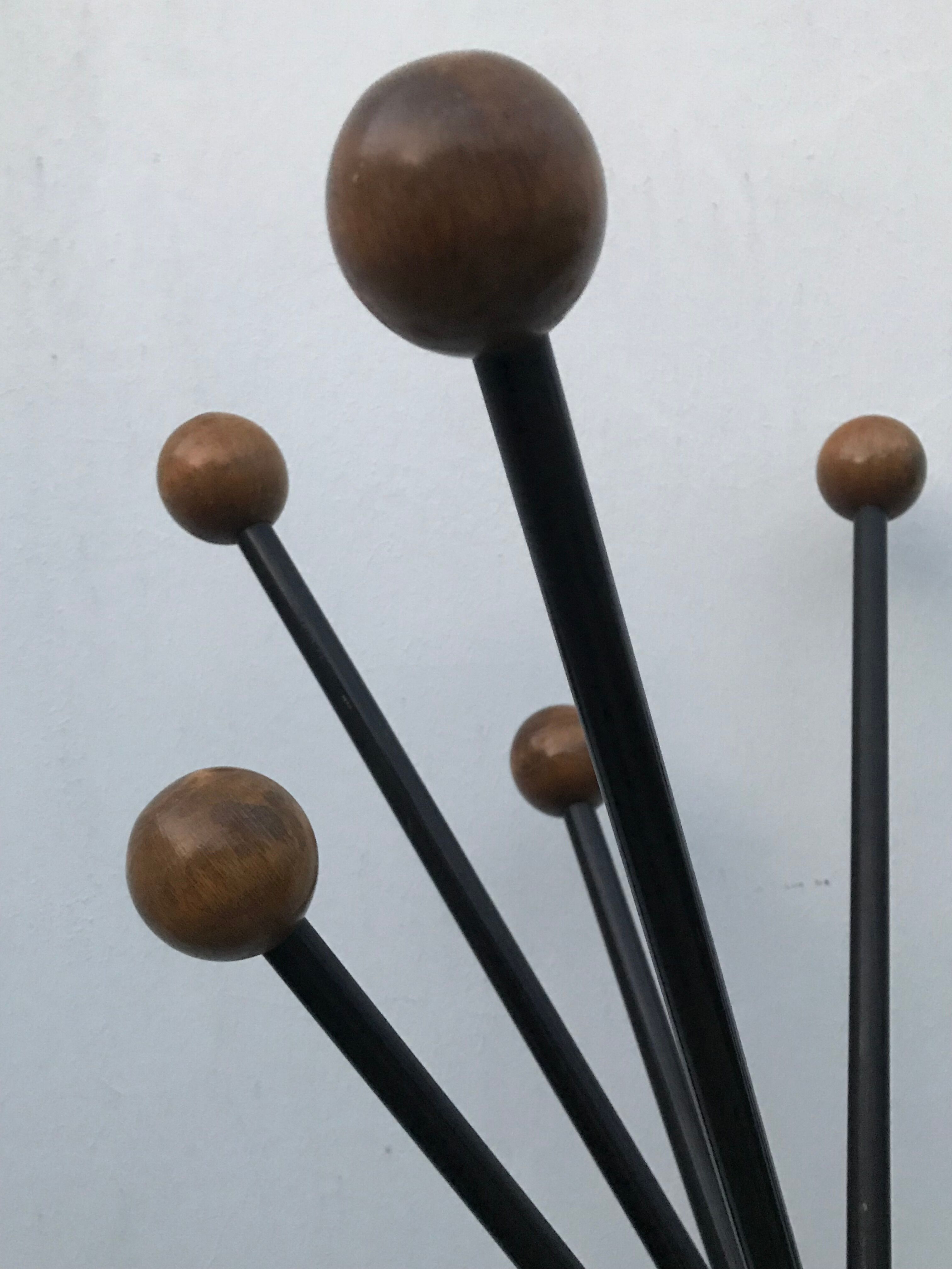 Parrot coat holder 12 wooden balls, 1950