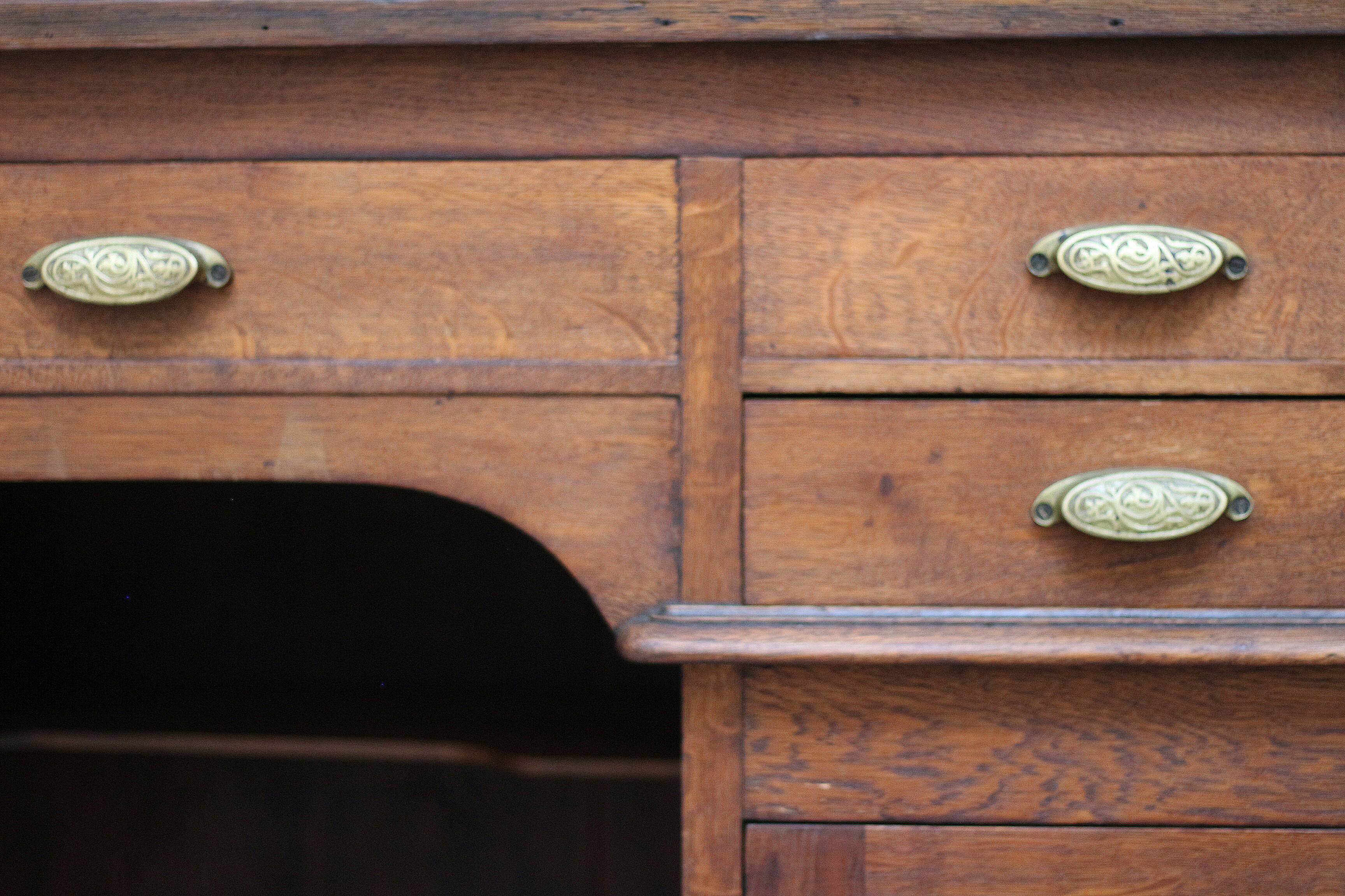 Trade furniture: magnificent oak counter from the late 19th / early 20th century
