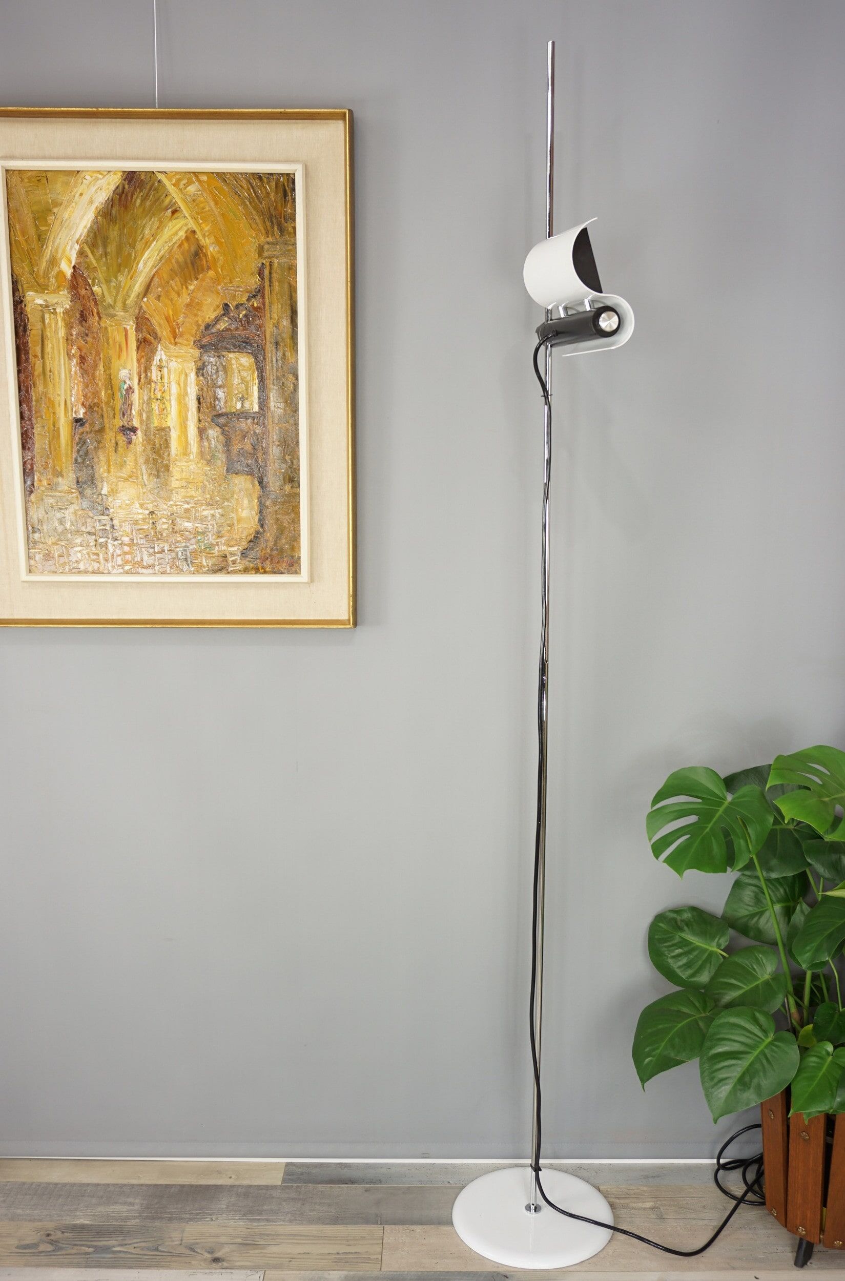Floor lamp model DIM 333 by Vico Magistretti for Oluce 1970