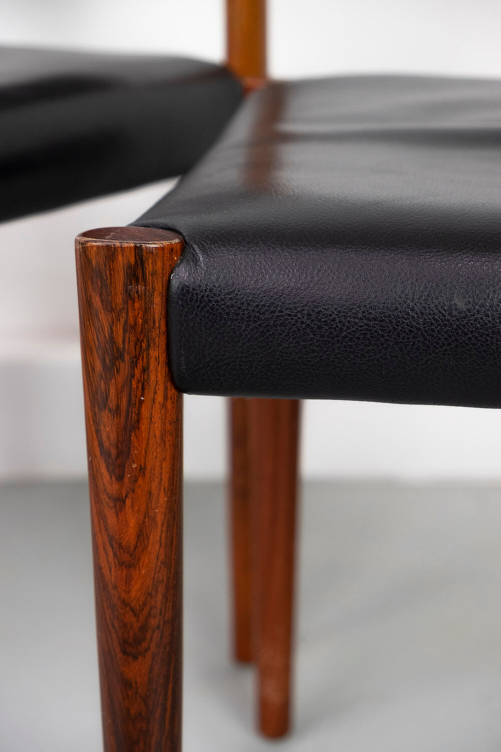 Set of 6 wooden Dining Chairs with black Leather, 1960