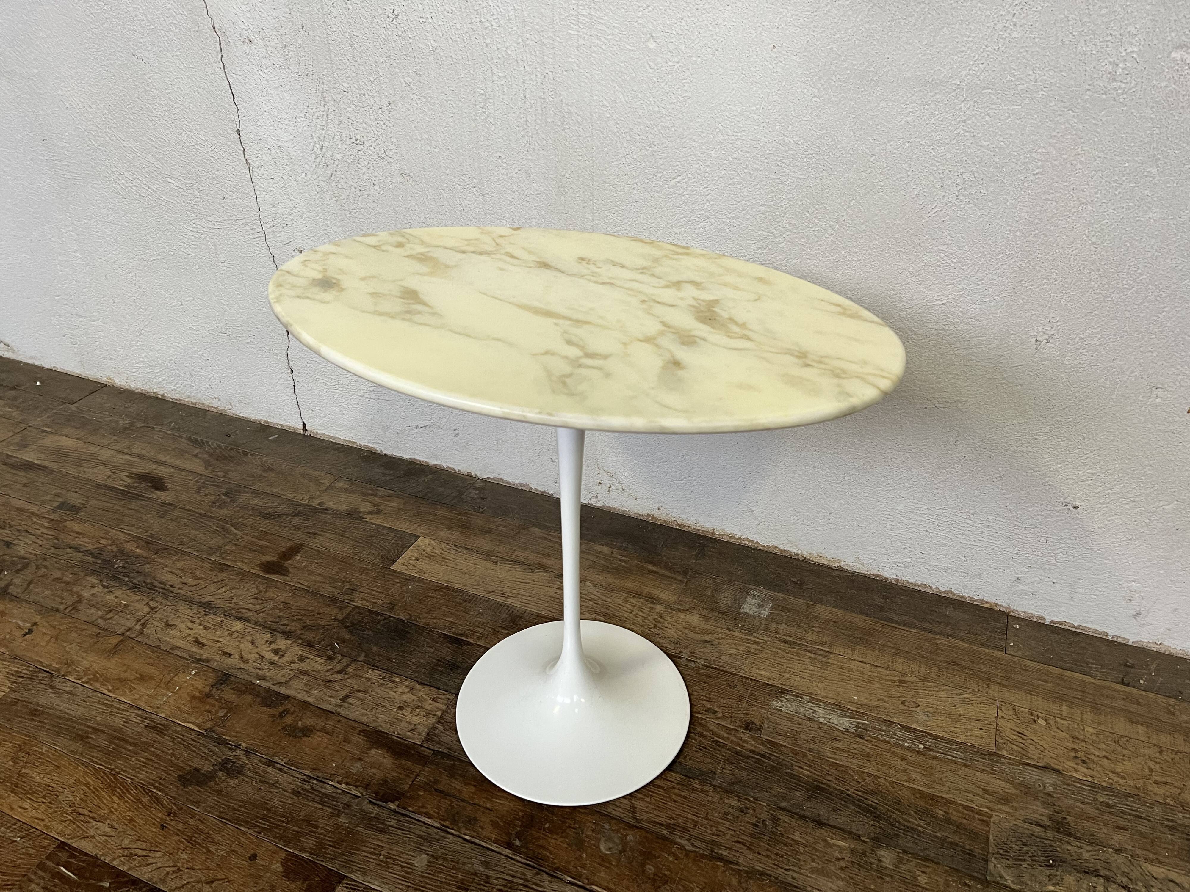 Oval pedestal table Eero Saarinene design Knoll international 1970 original marble