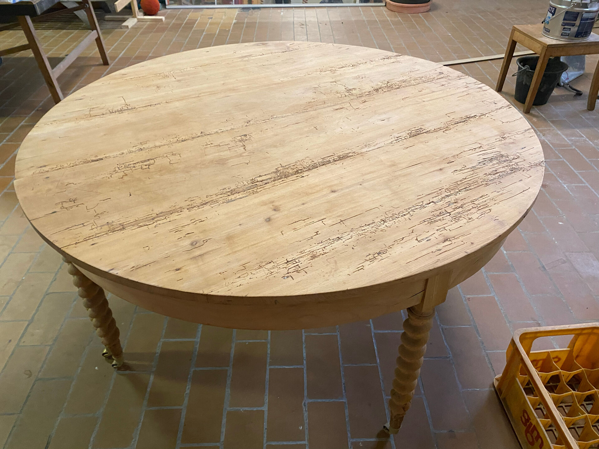 Table ronde en chêne
