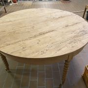 Table ronde en chêne