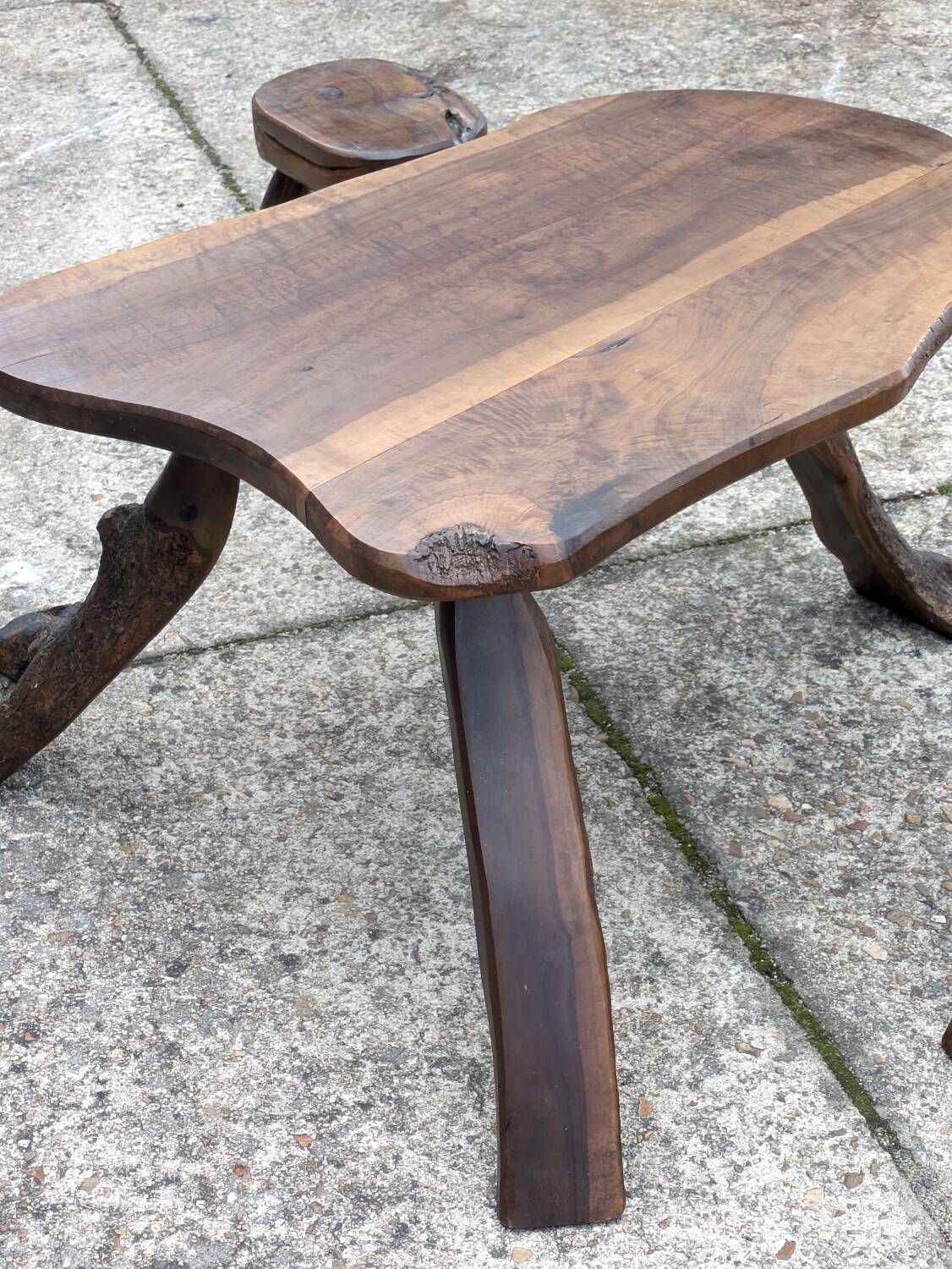 Table basse et deux tabourets brutaliste vintage 1950