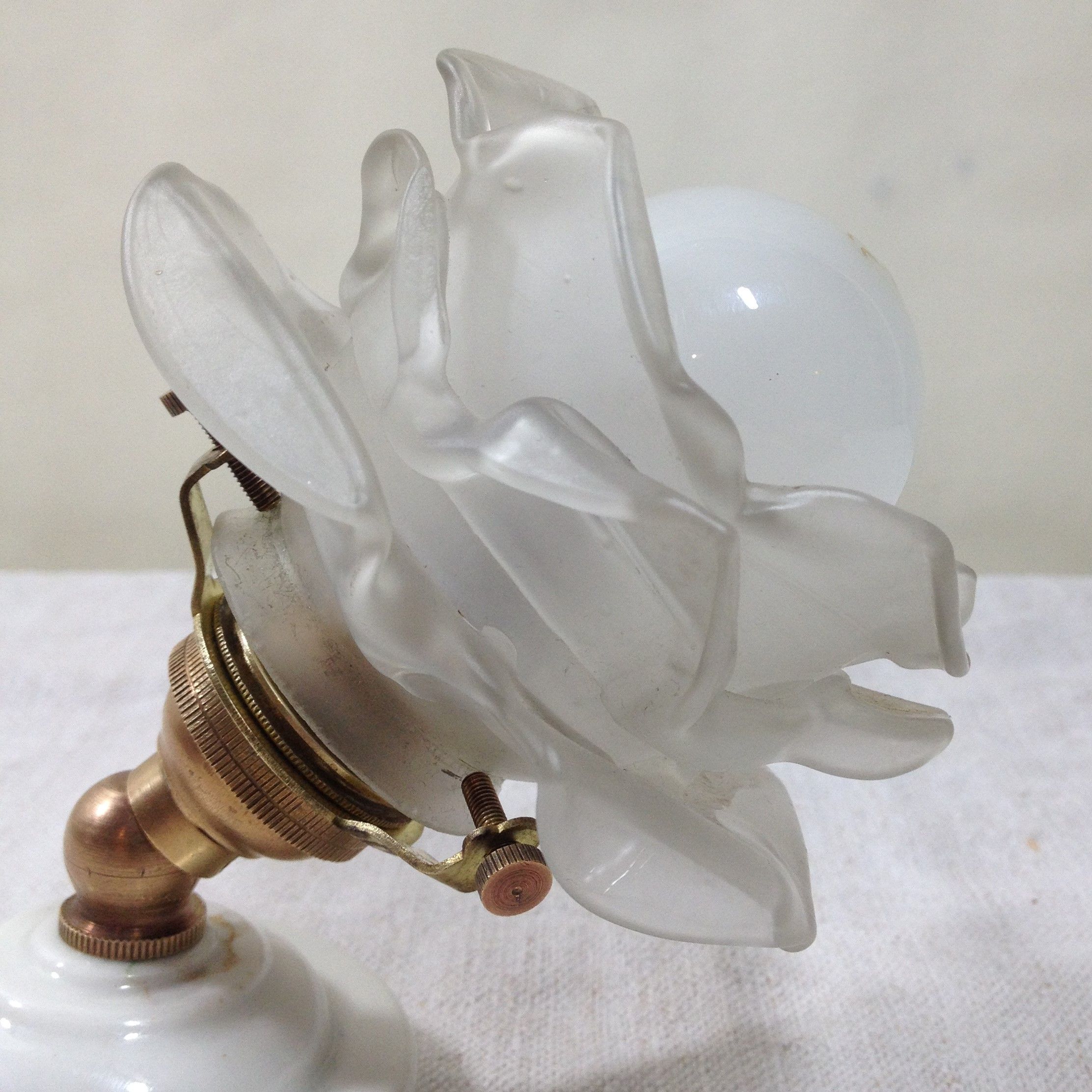 Art deco porcelain, brass and rose glass wall lamp