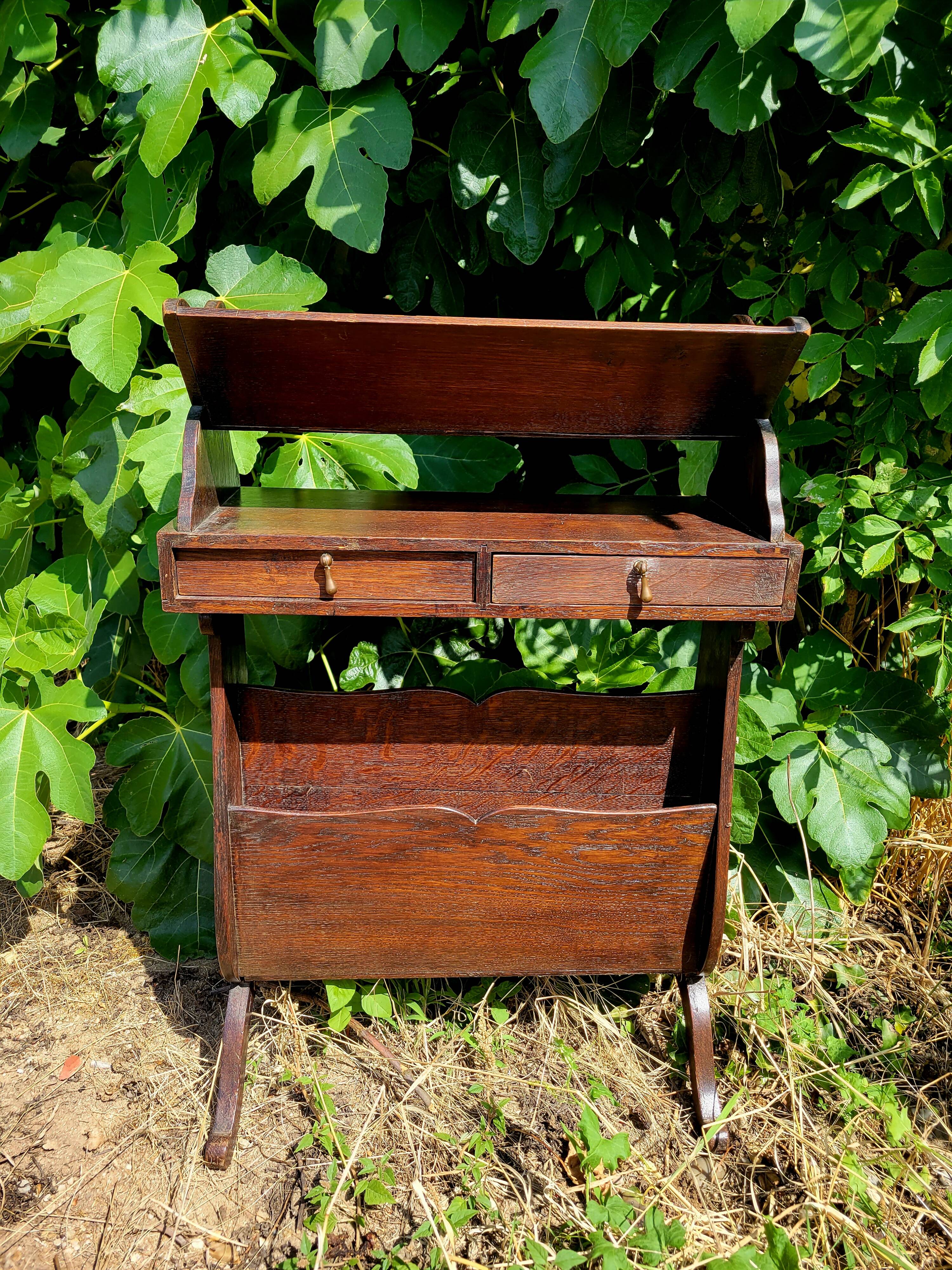 Wooden magazine rack