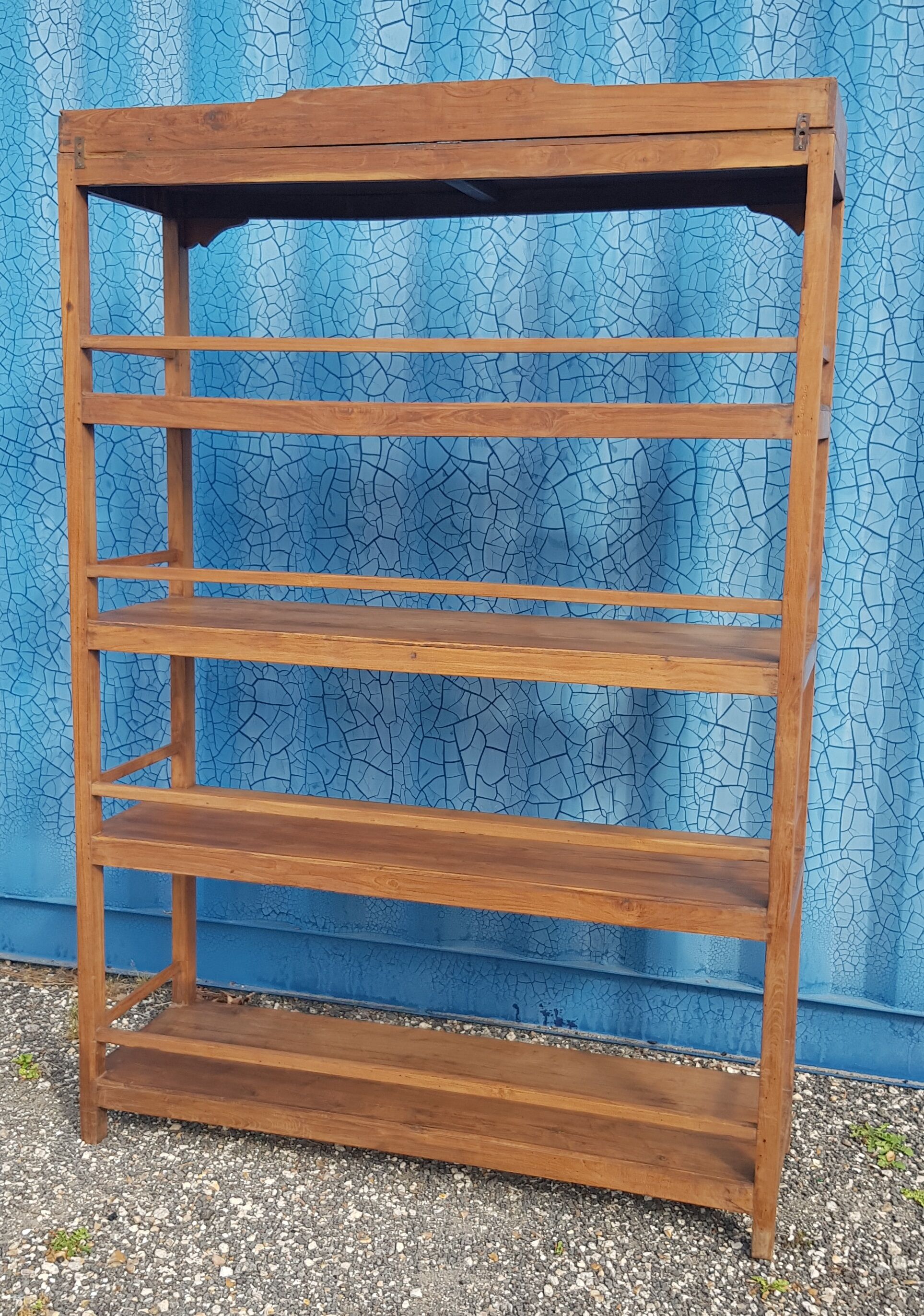 Shelf in solid teak