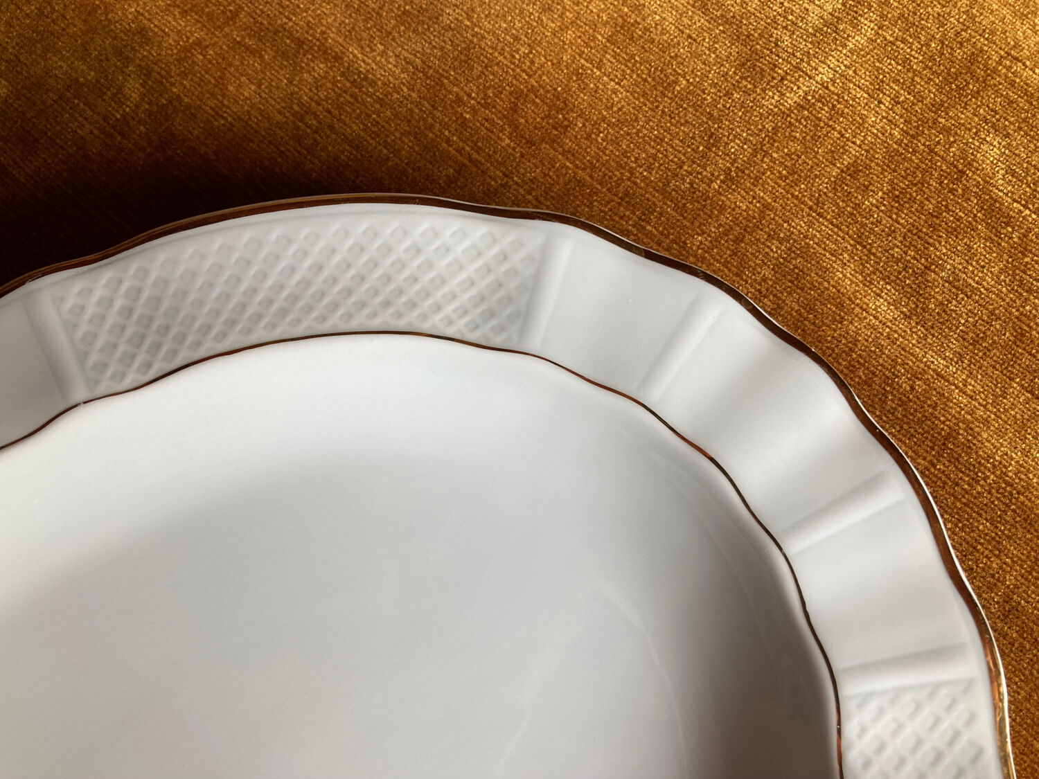 Round dish in Limoges Porcelain - Bernardaud B&C Malmaison service (1924)