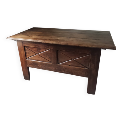 Table maie