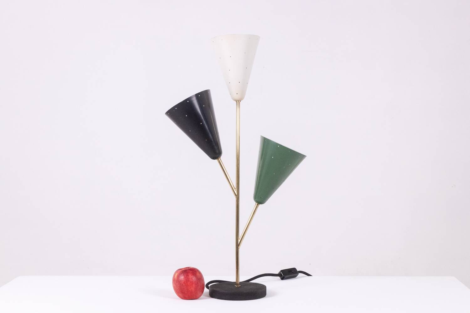 Stilnovo. 3-light lamp in sheet metal and brass. 1960s.