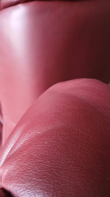 Windsor Ekornes Stressless leather lounge sofa. Norway around 1990.