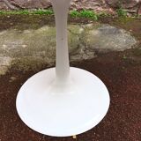 Table basse ronde a pied tulipe des années 70