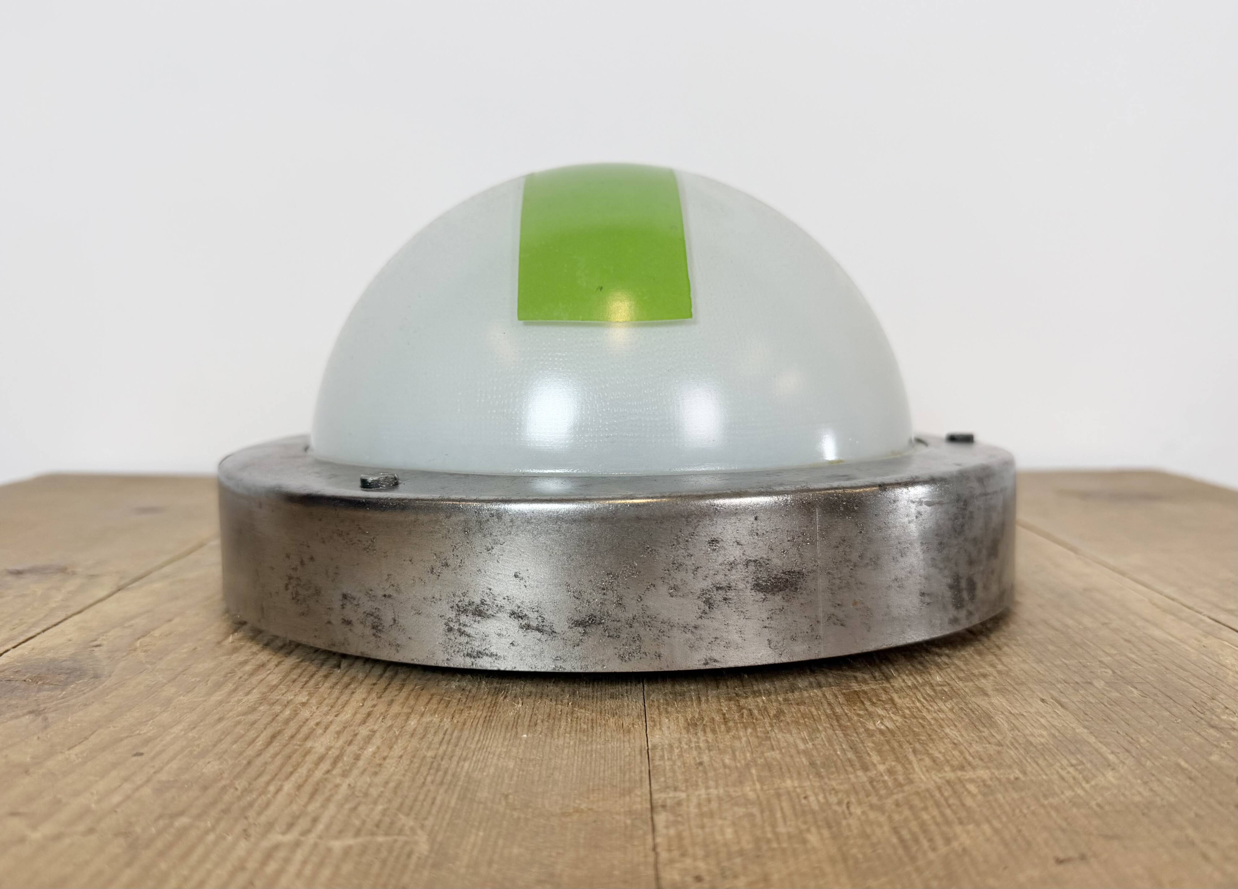 Lumière d'urgence vintage murale ou de plafond, années 1970