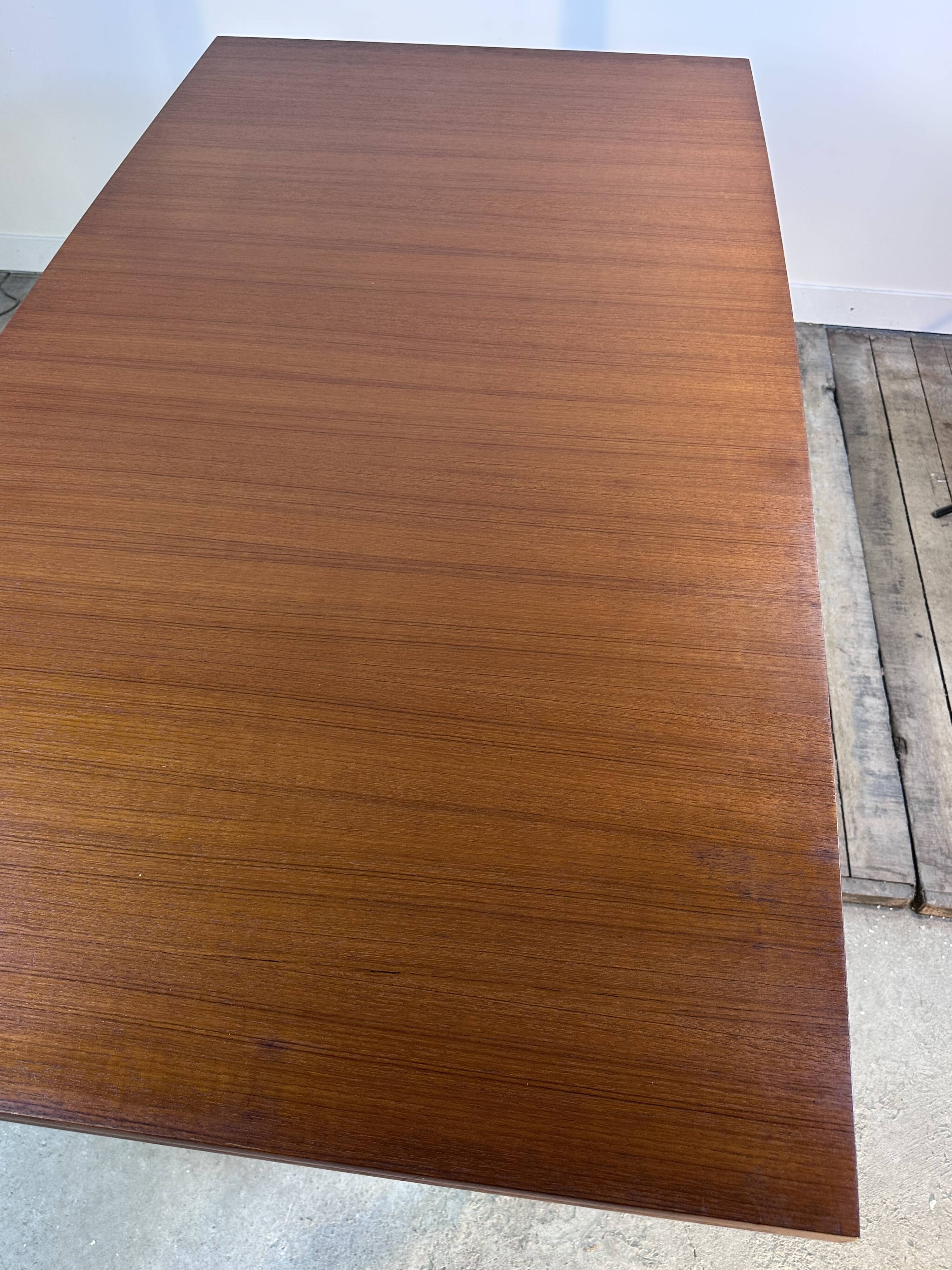 Scandinavian style extending teak table, French manufacture, 1960s