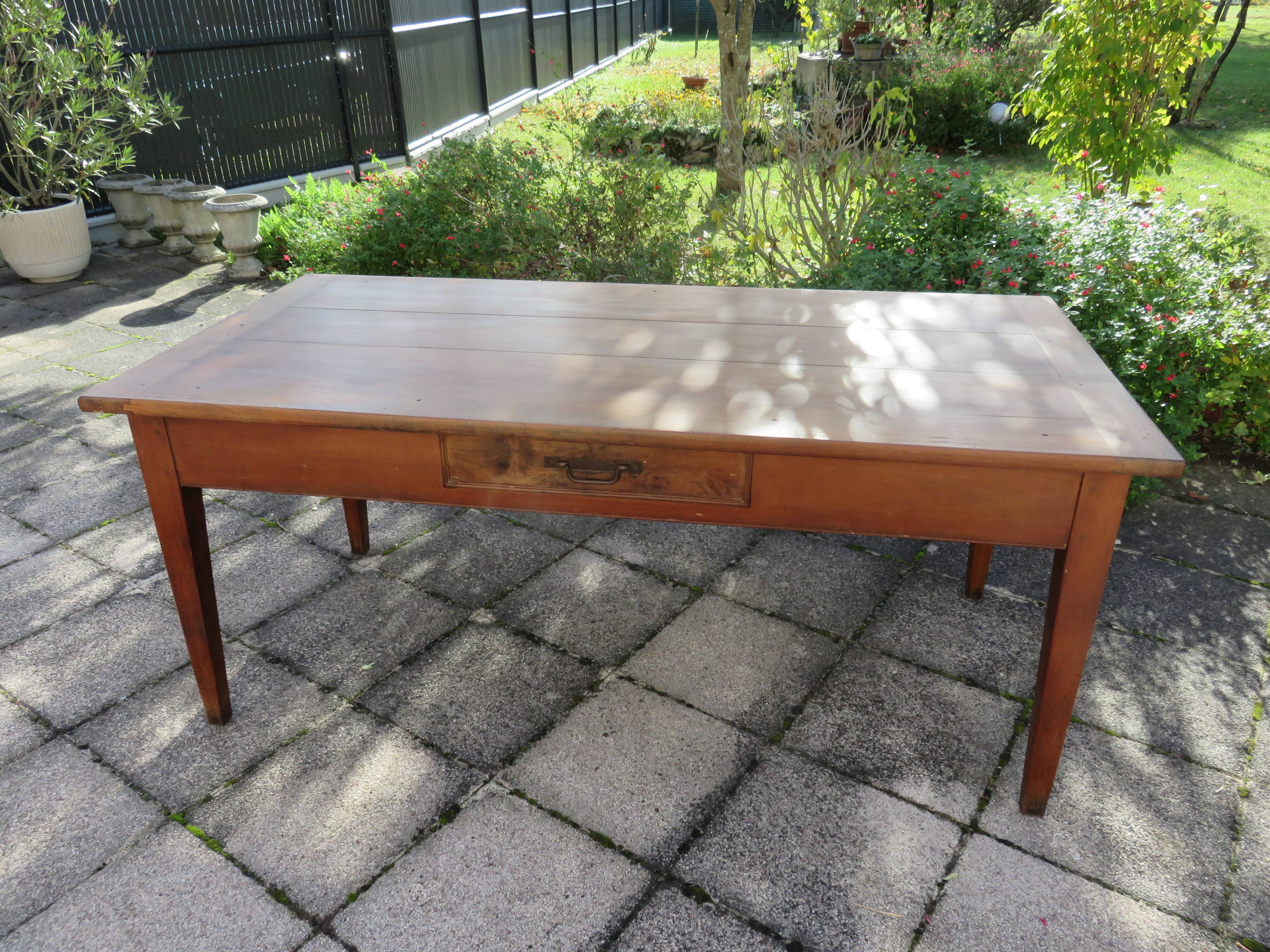 Old farm in Cherry table