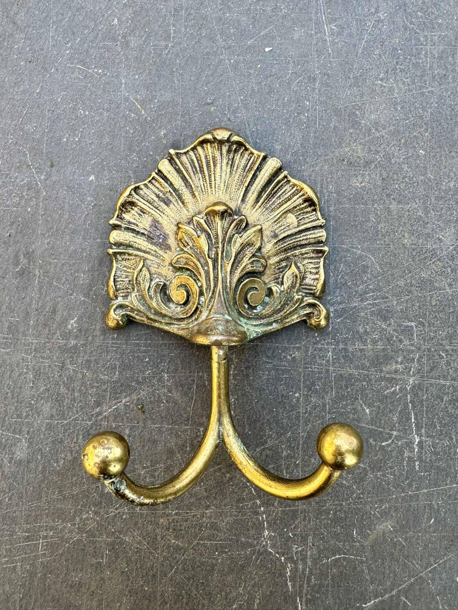 3 patères en laiton style Louis XV