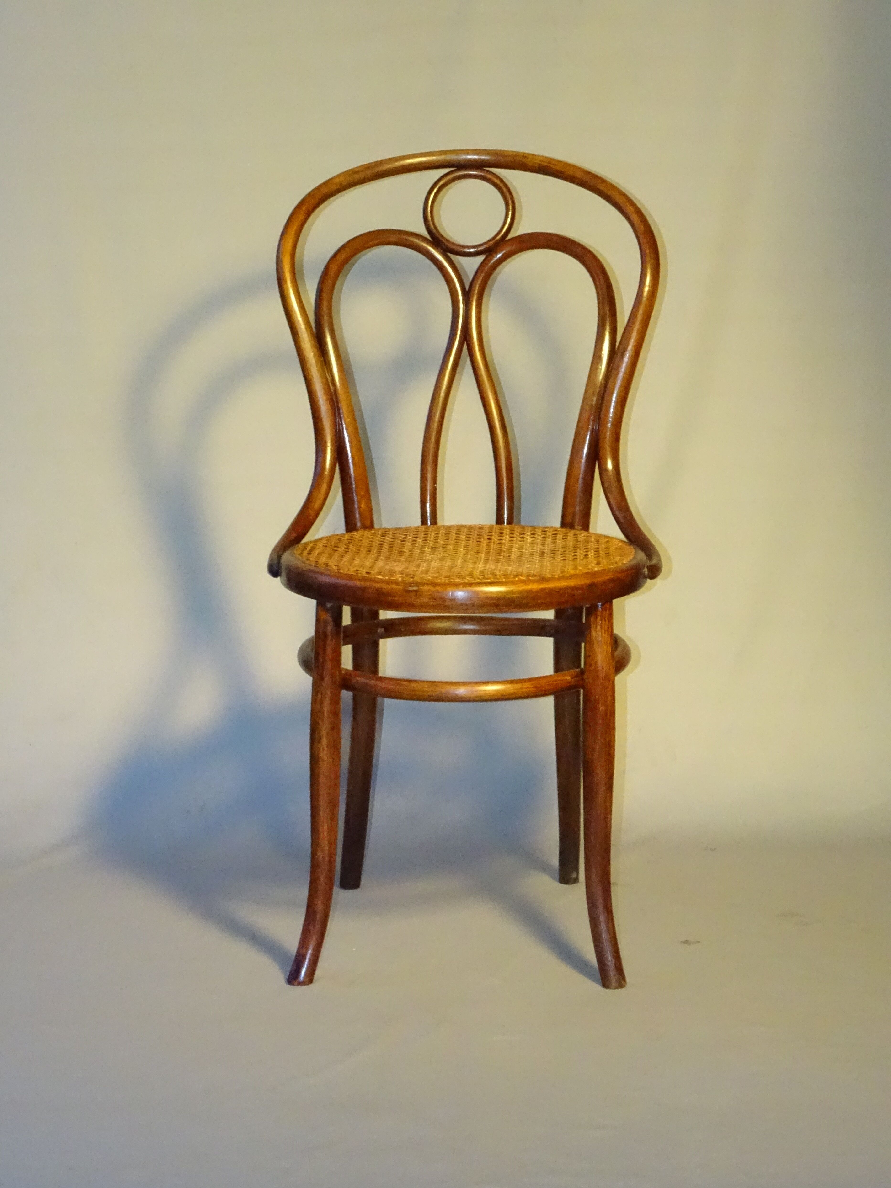 Chaise bistrot viennoise de Kohn N°36 vers 1885 cannée