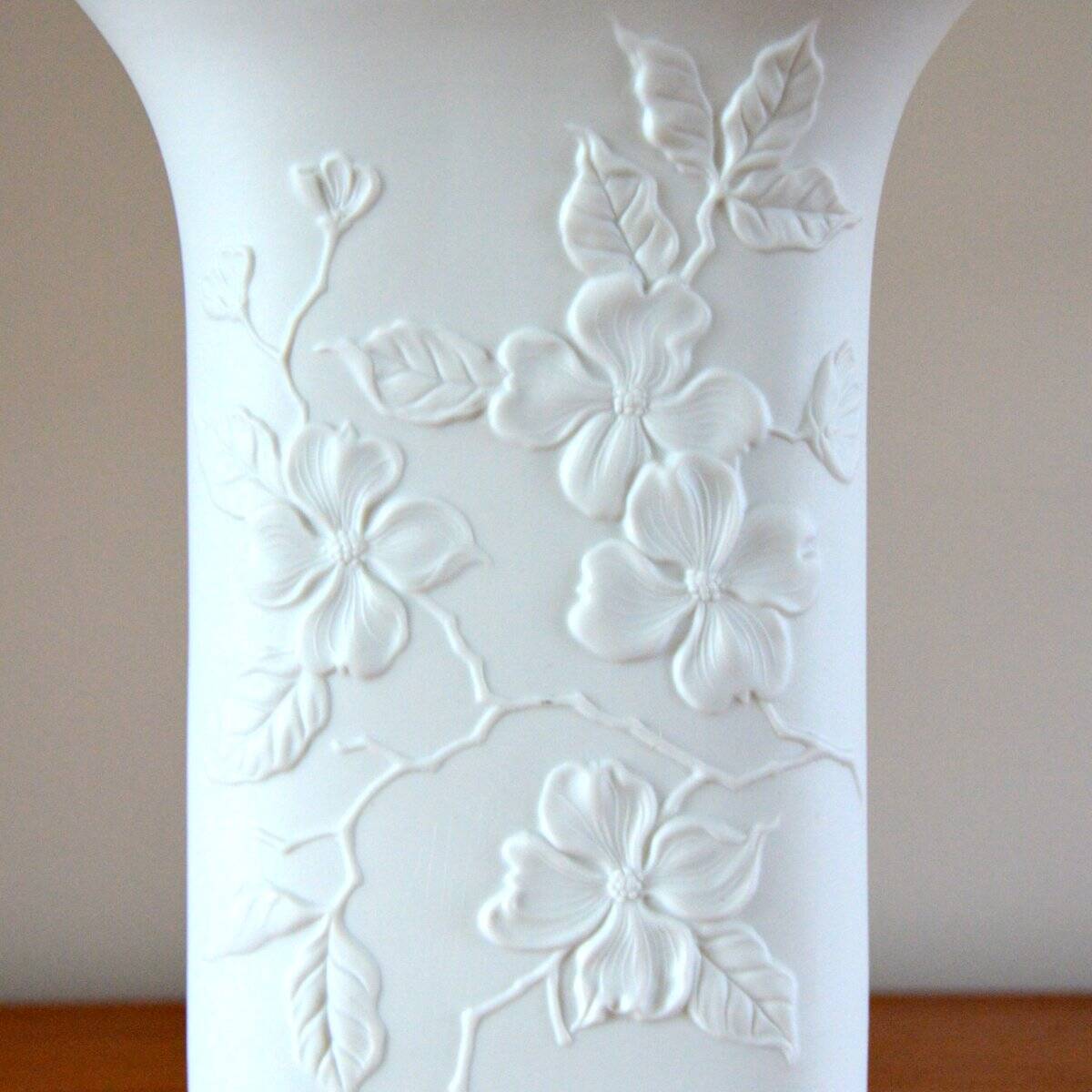 Porcelain / Faience / Biscuit vase by Ak Kaiser, Germany 1970
