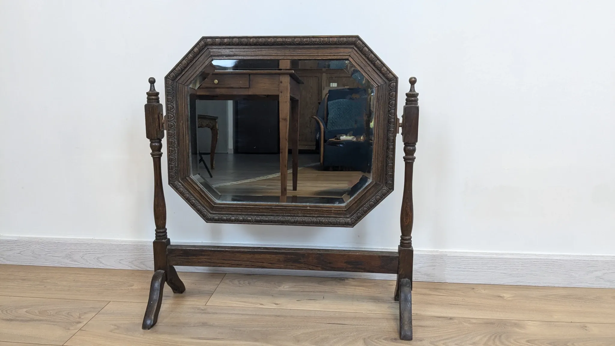 Antique octagonal full-length mirror in carved wood – Bevelled glass