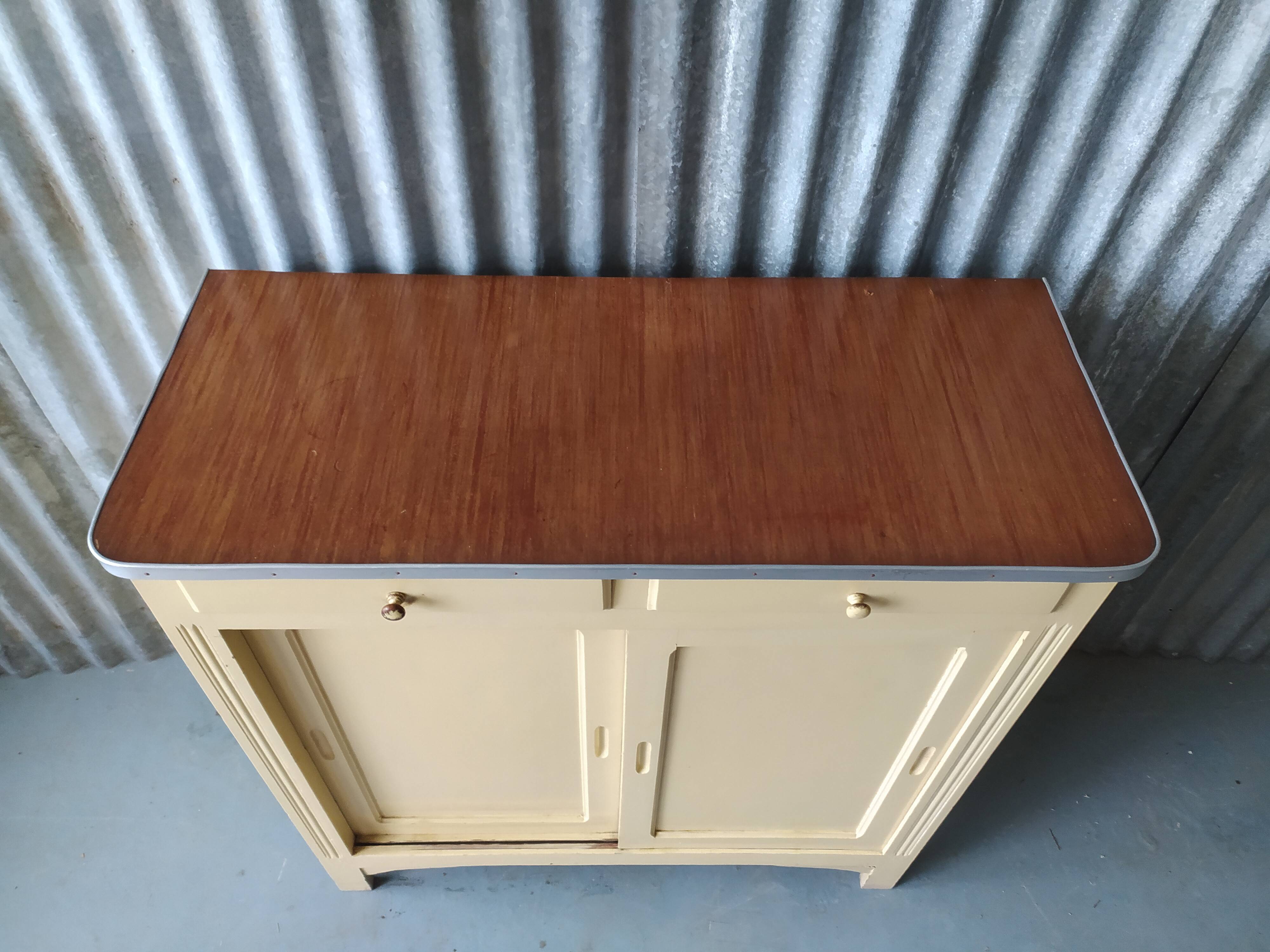 Parisian buffet sliding doors