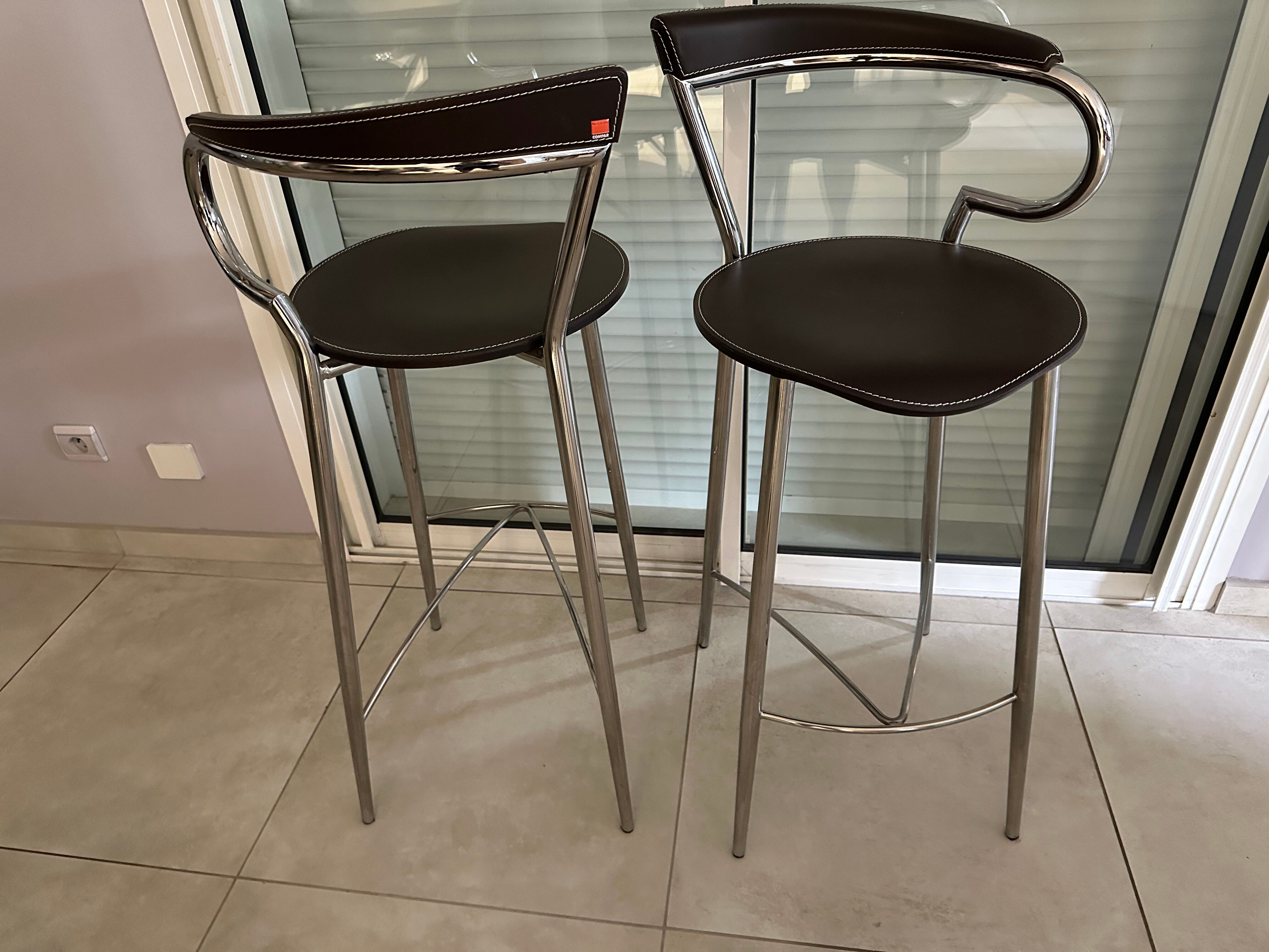 Lot of 2 bar stools compar stainless steel leather