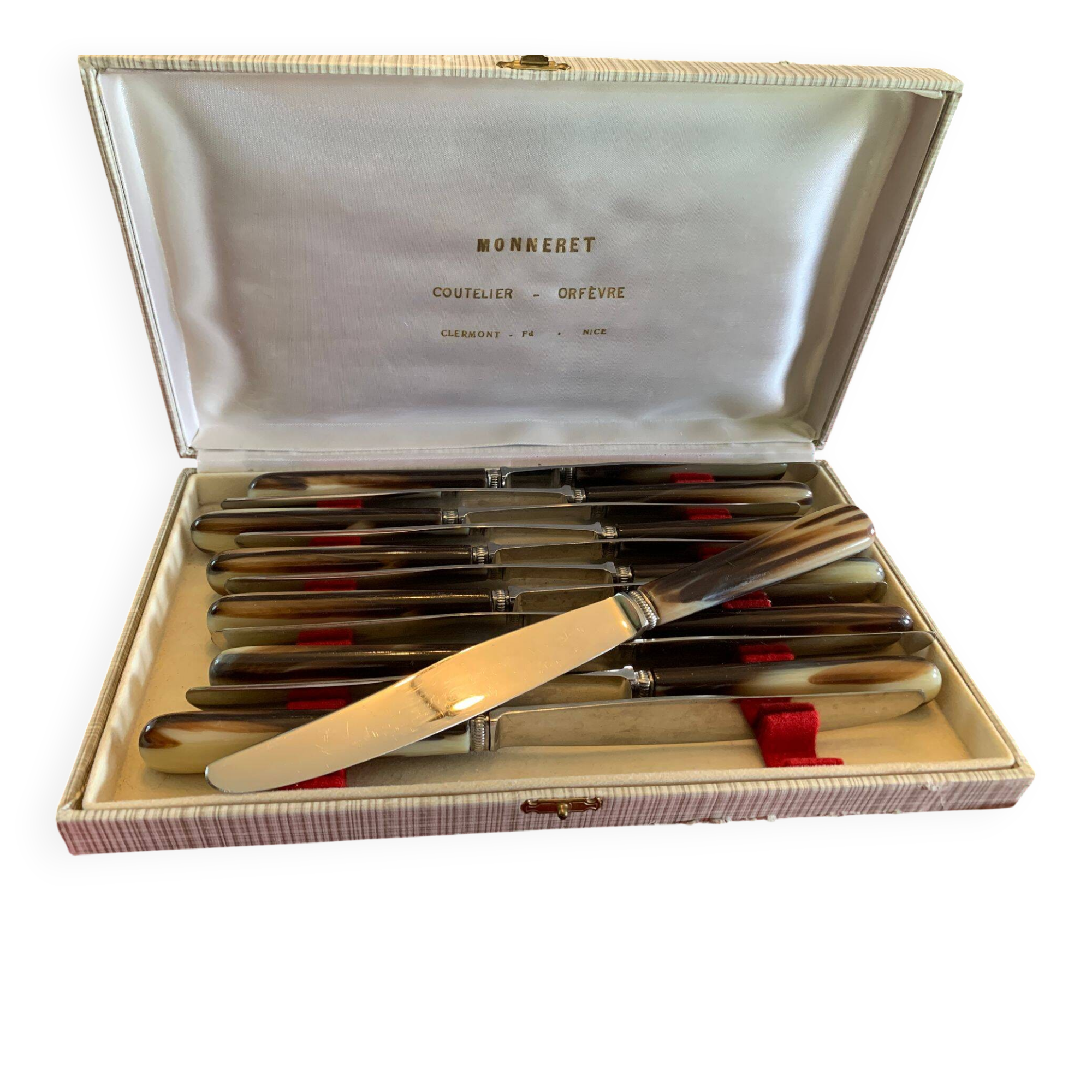 Coffret de 12 couteaux monneret – manches en corne véritable