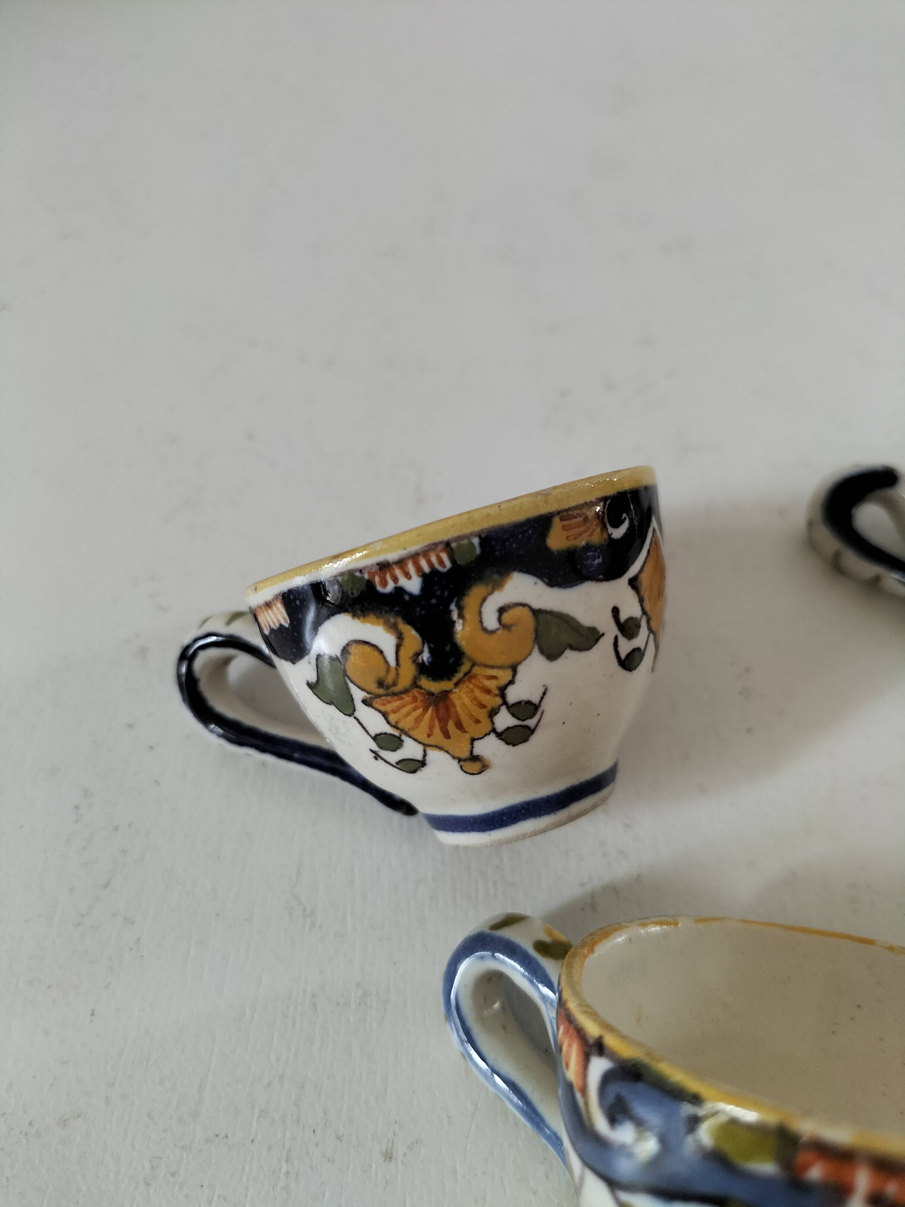 Set of 4 miniature earthenware cups with Old Rouen decor