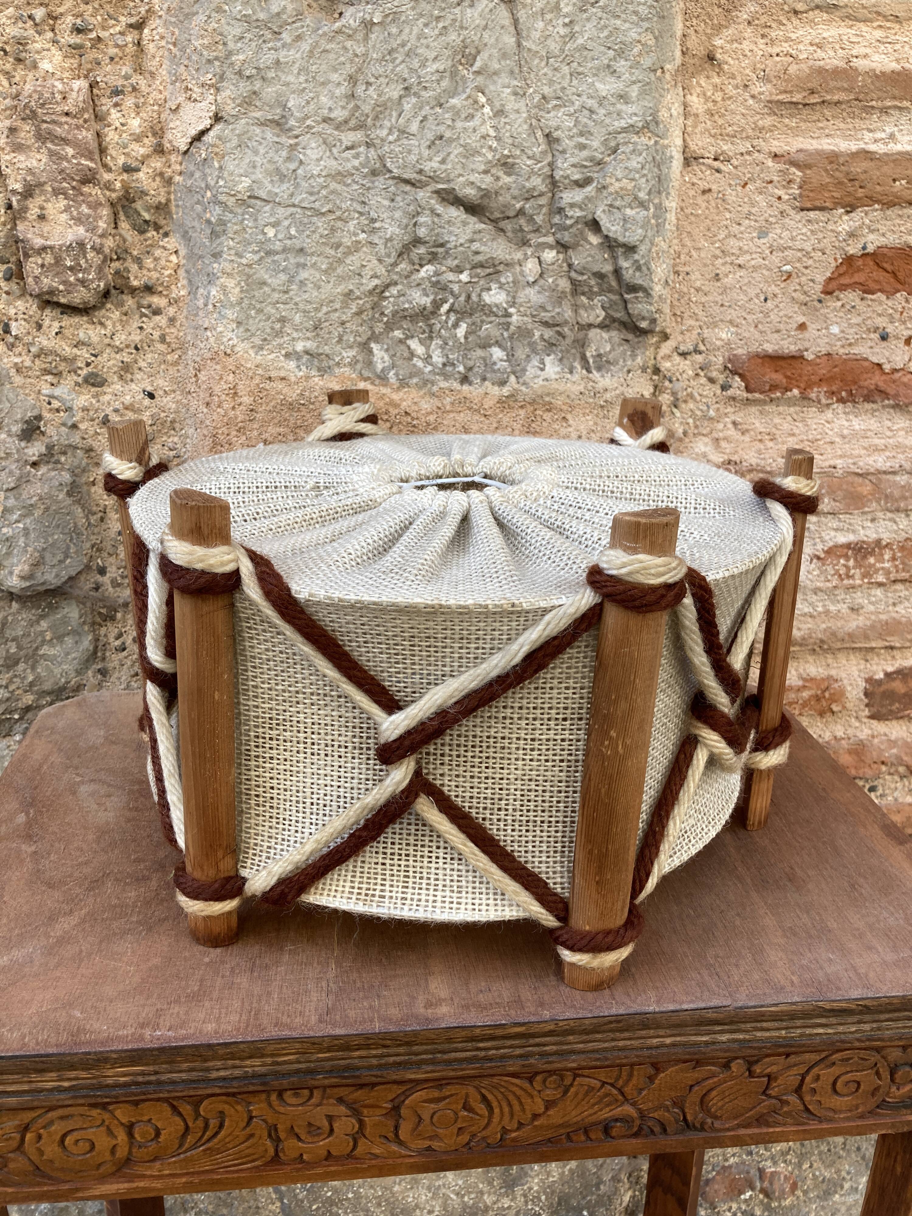 Suspension en laine et bois