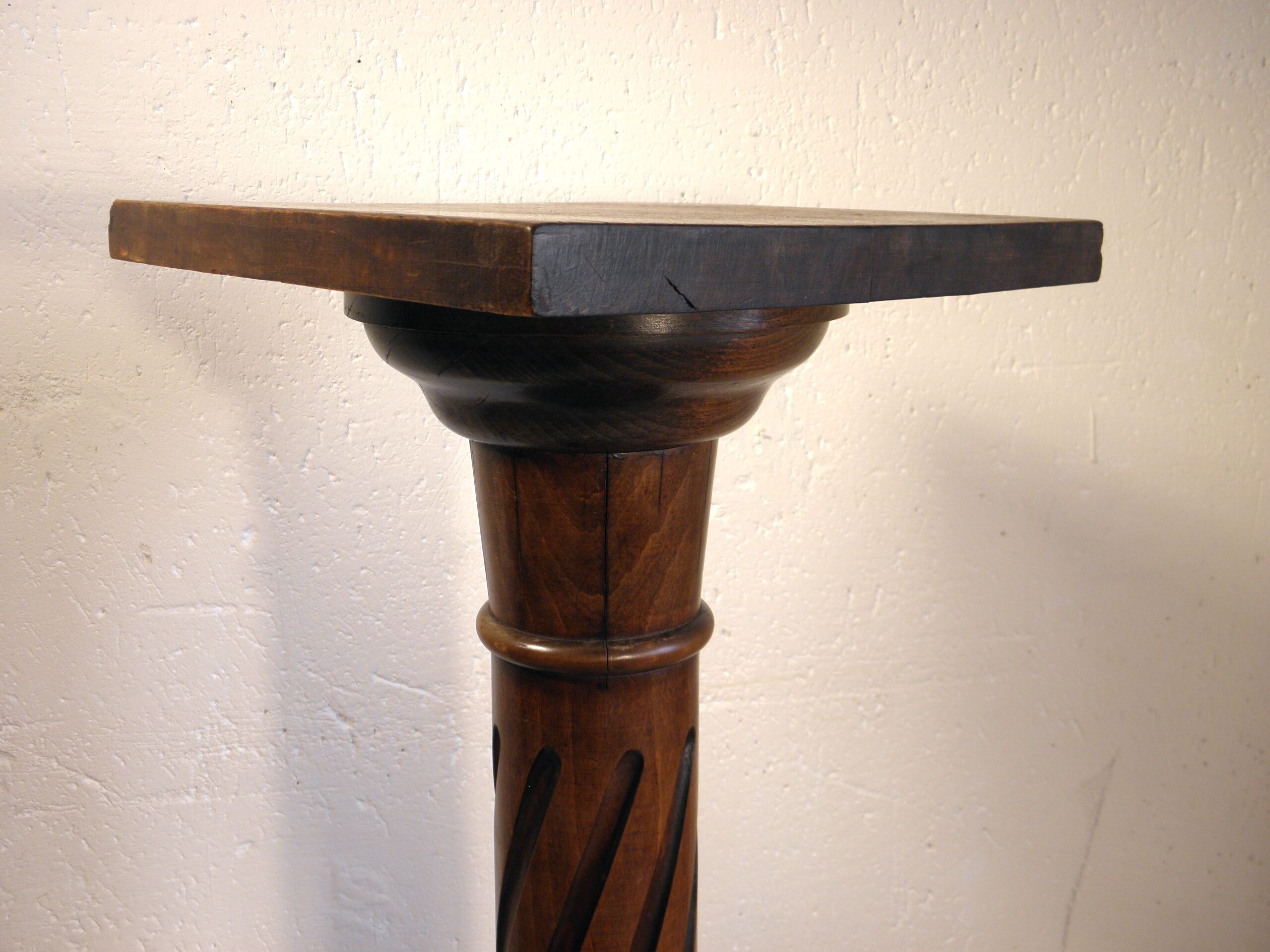 Wooden column harness 109 cm