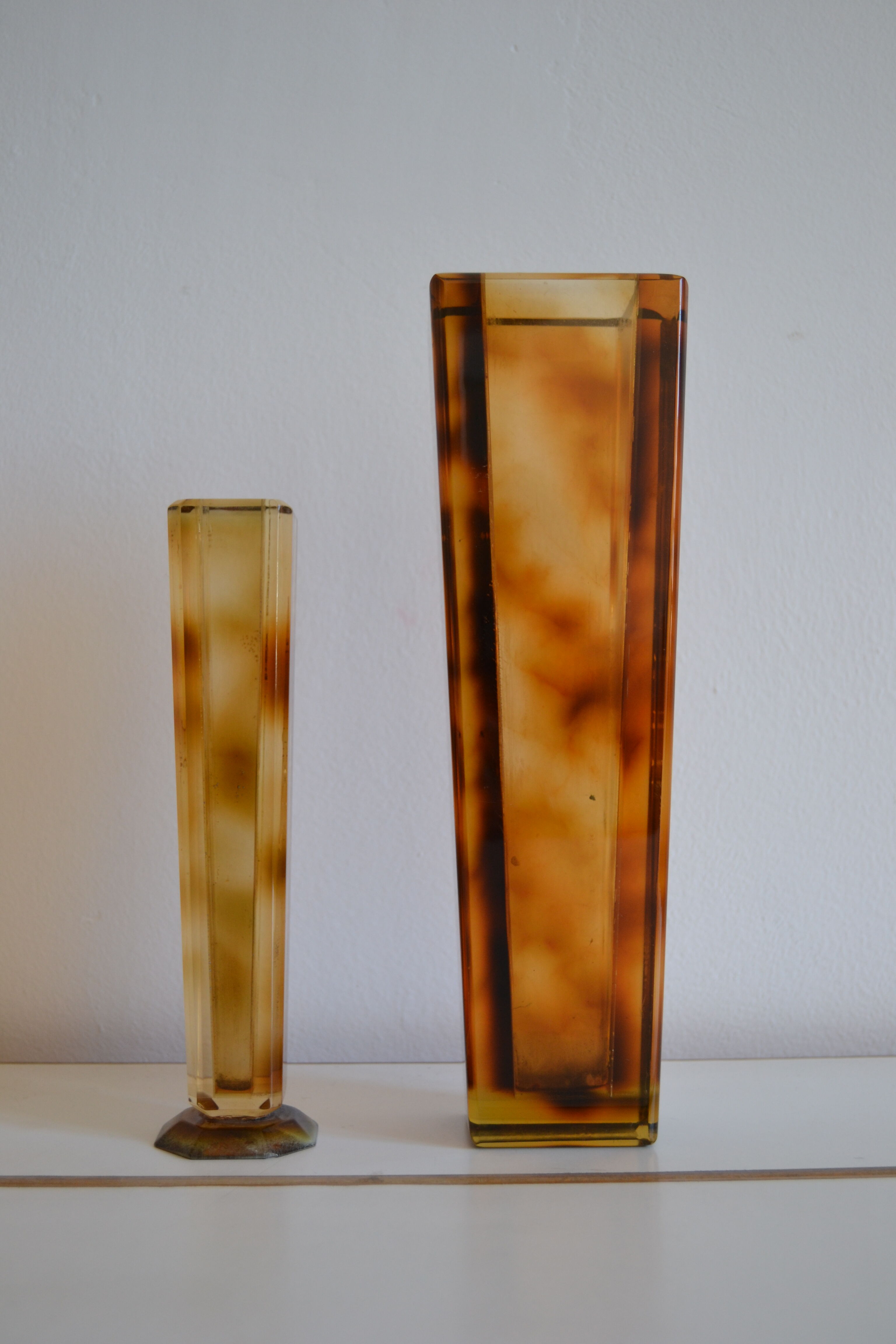 Lot de 2 vases vintage 80's plexiglas ecaille de tortue