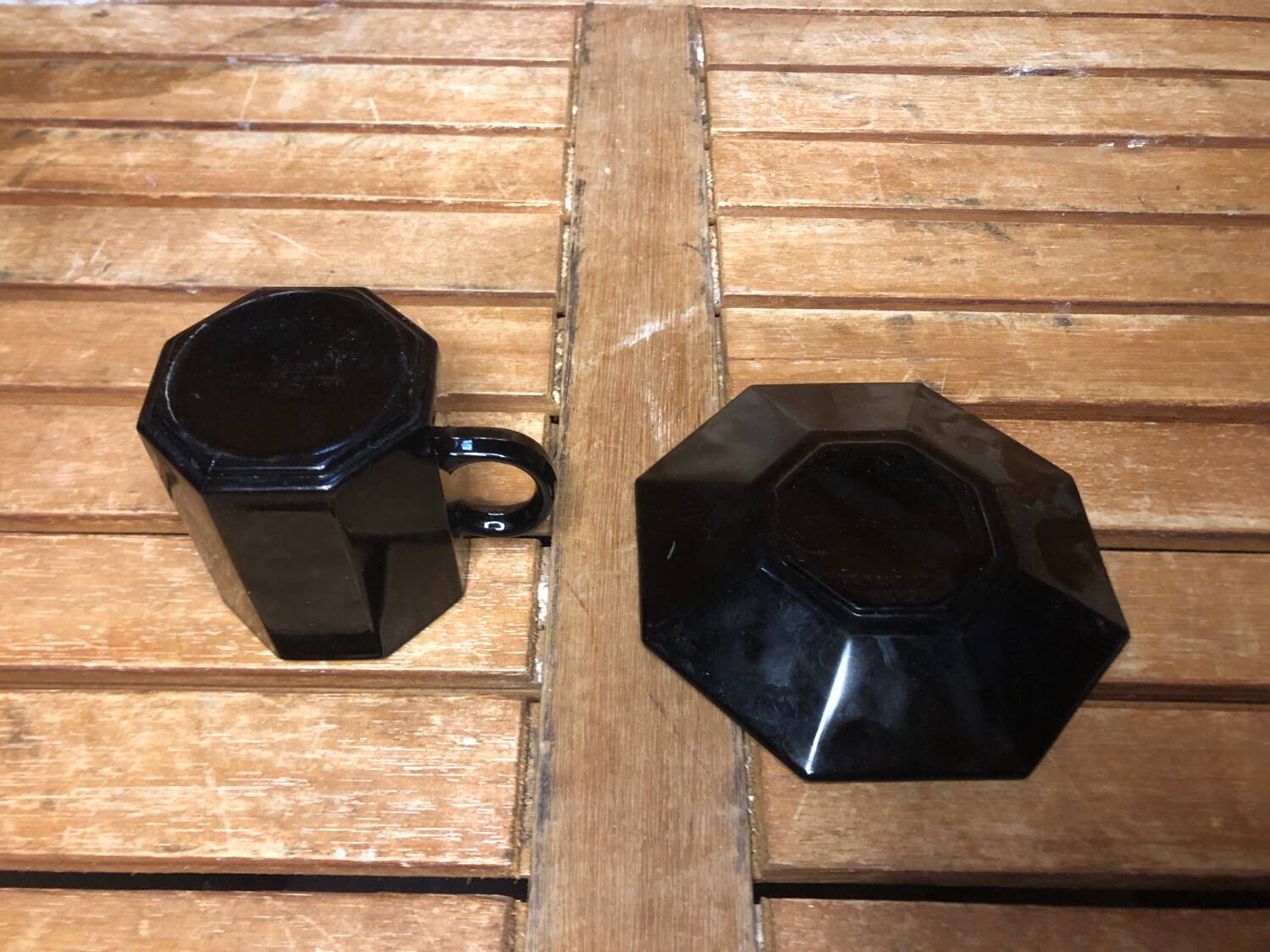 Series of 6 cups & saucers esso collection noire france vintage #a538