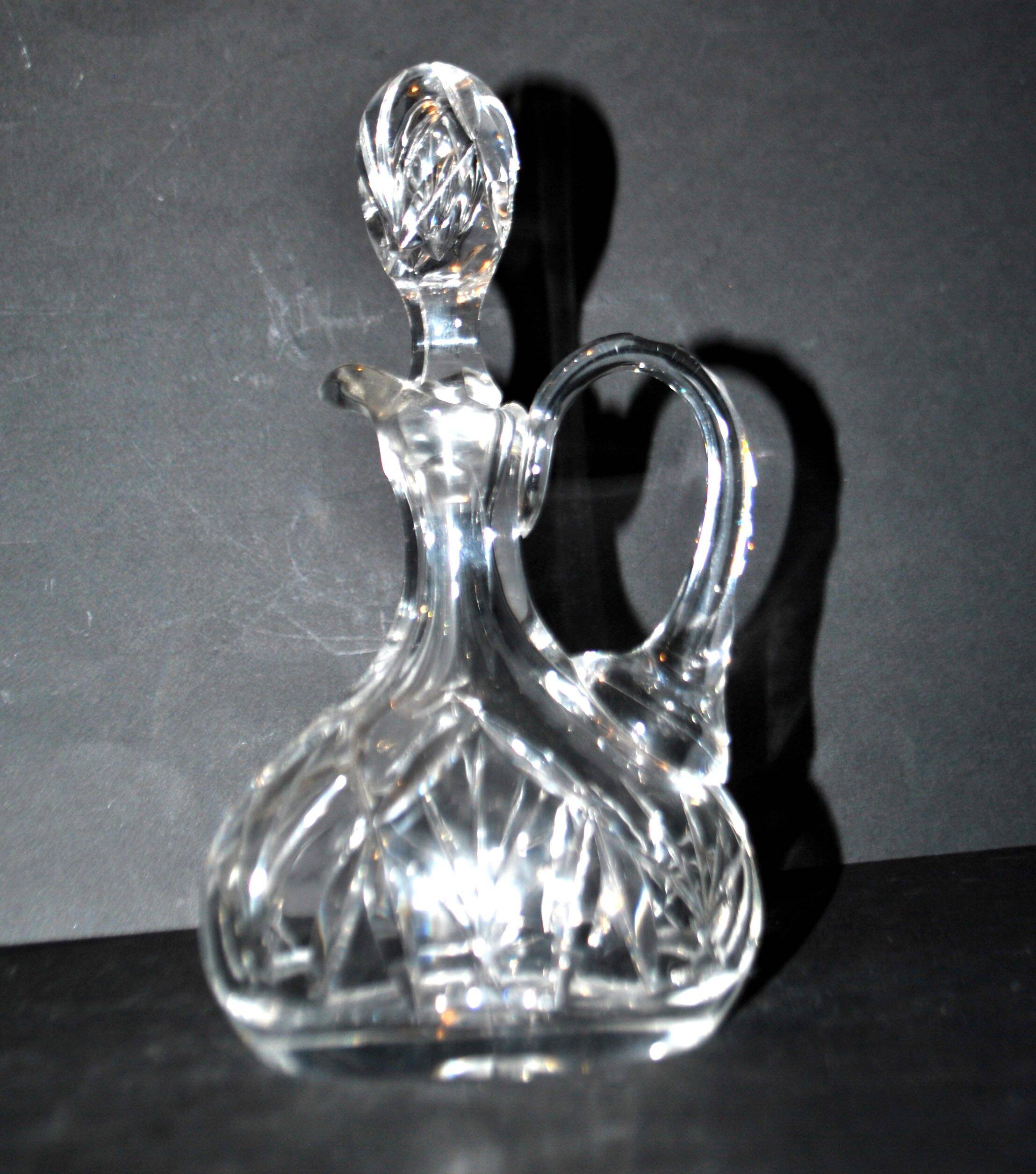 Carafe cannette aiguière liqueur / huile en cristal de Bohème taillé H18cm