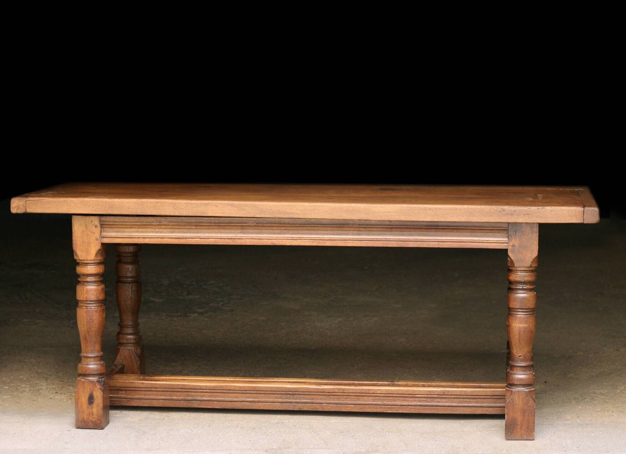 Superbe table de monastère en chêne massif, vers 1800.