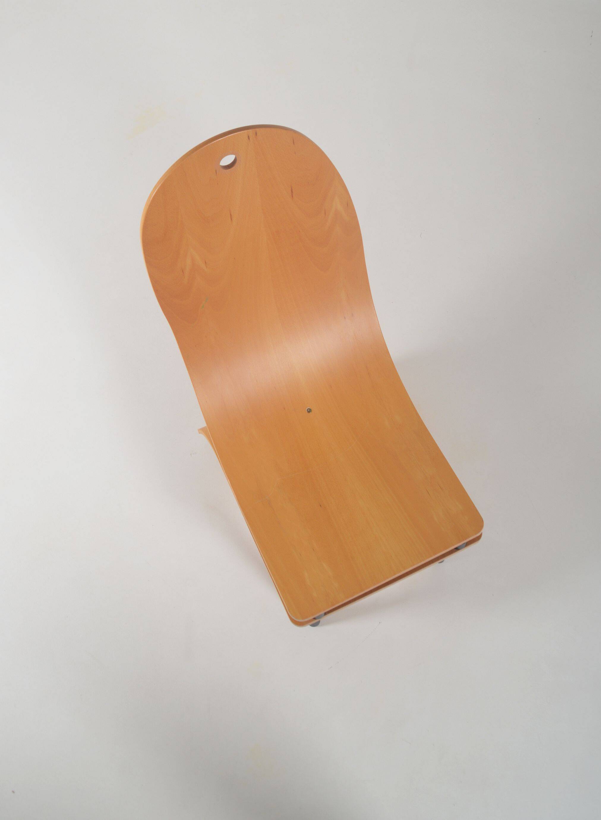 Chaise longue en bois au design danois unique