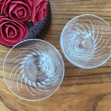2 verres à vin en verre gravé 9 cl et 6 cl