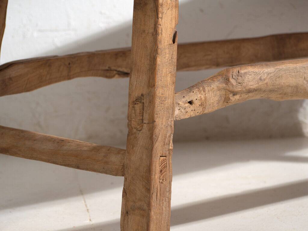Table basse ancienne en bois de pin – Chine, circa 1930
