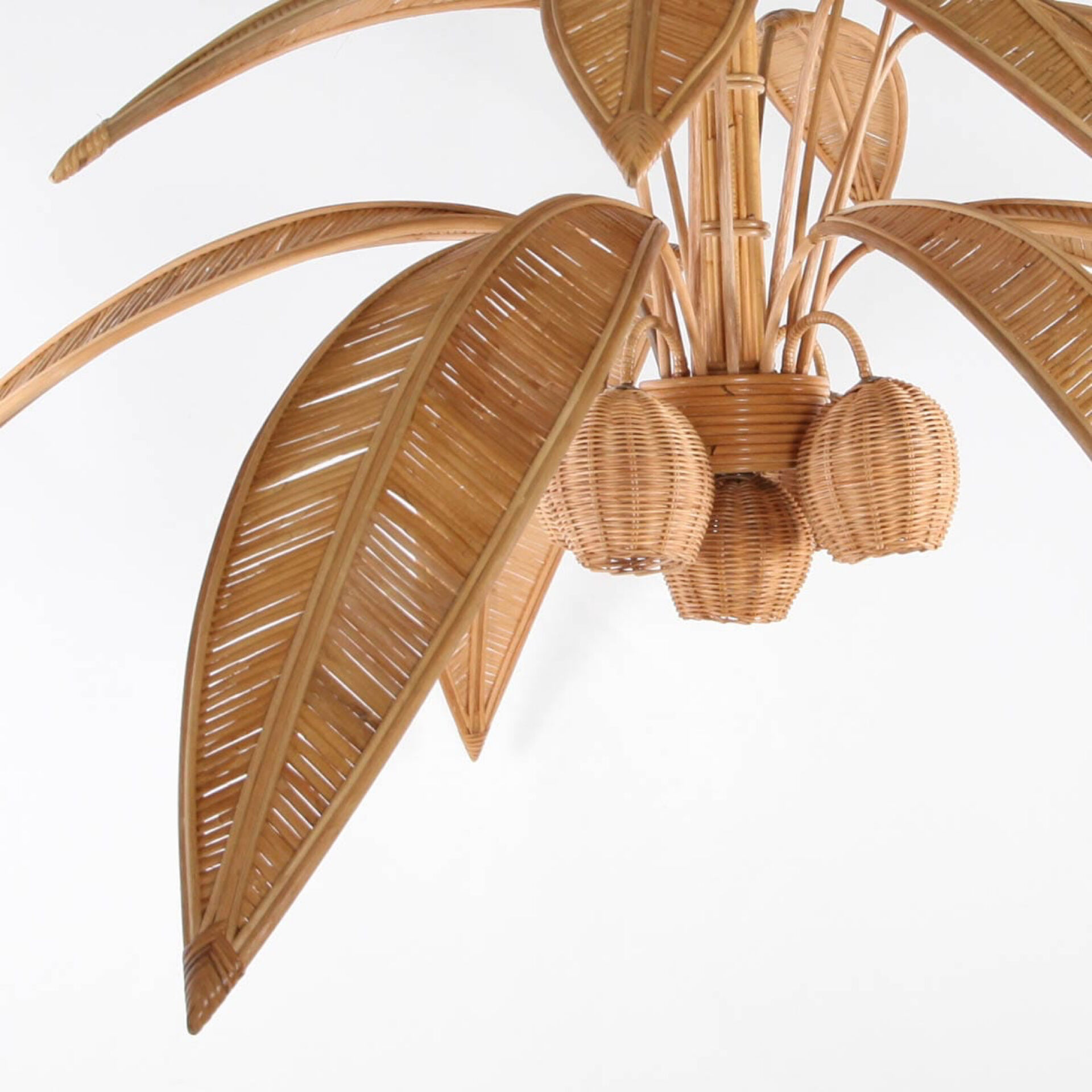 Grand lustre « cocotier » « palmier » en rotin