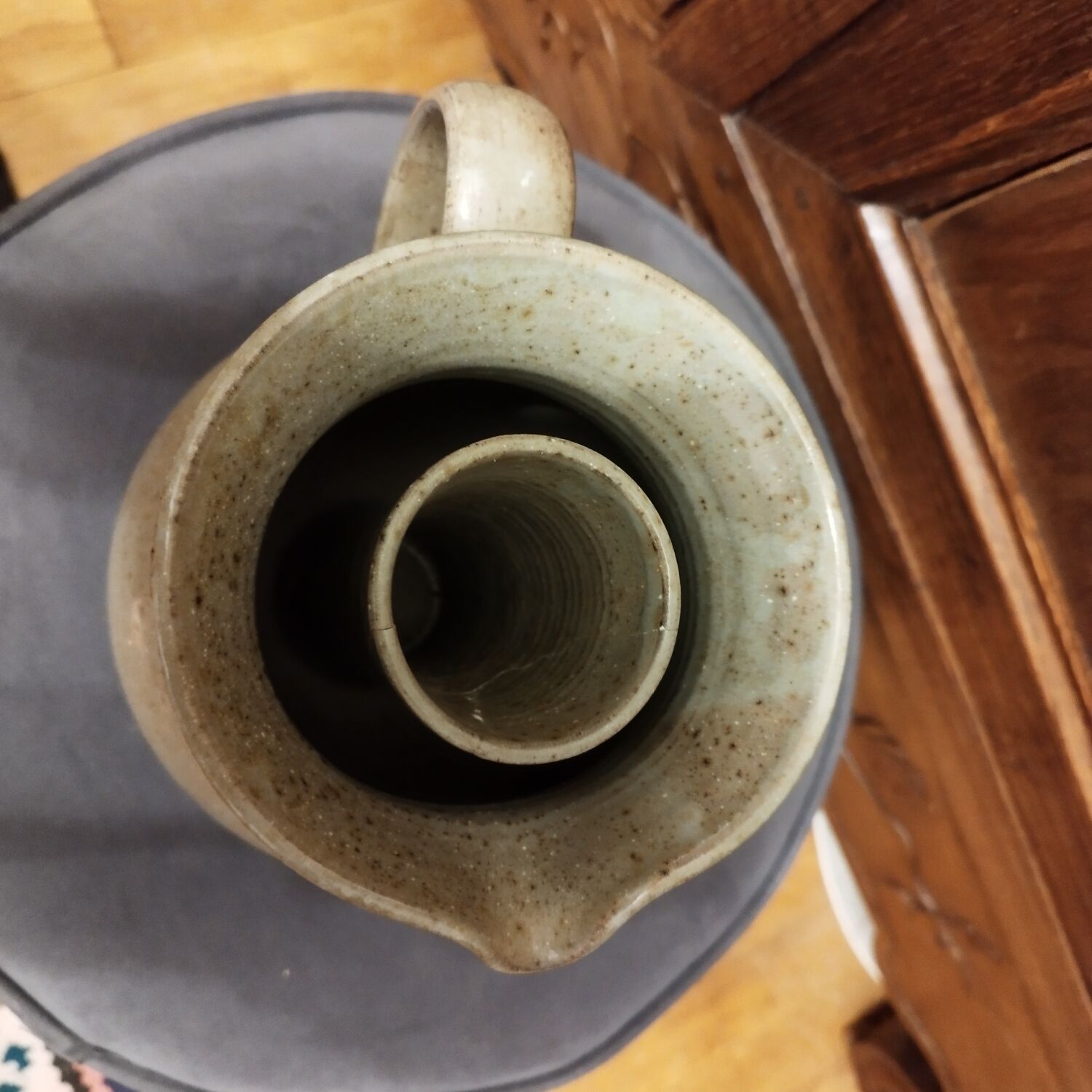 Pichet beige Vallauris fait main