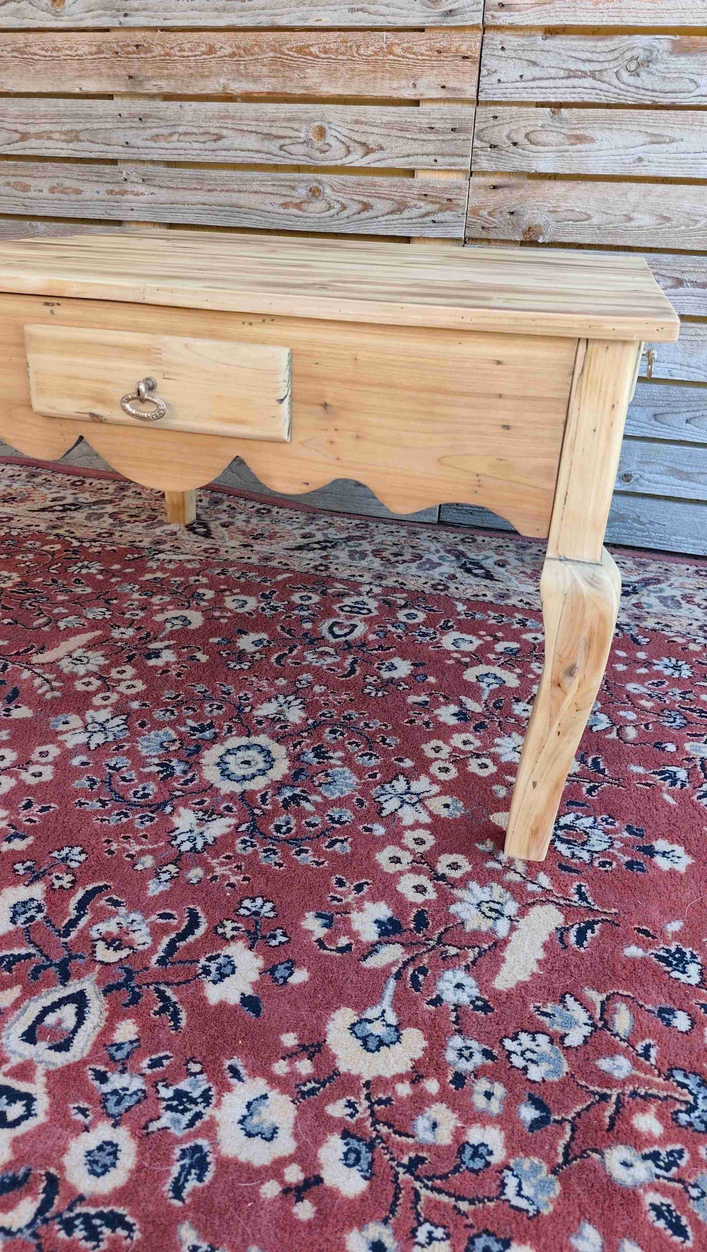 Table basse en pin massif