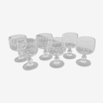 Set of 6 water glasses on crystal feet, grape decoration and vine shoot Luminarc
