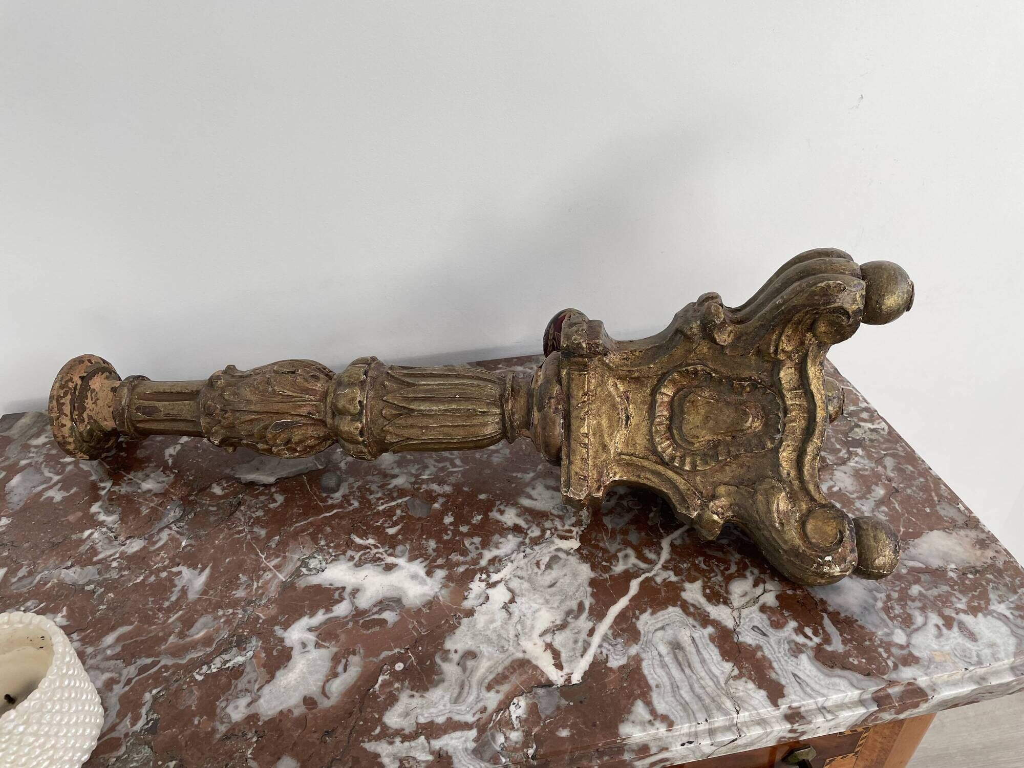 Candle picnic gilded and carved wood tripod feet, eighteenth century