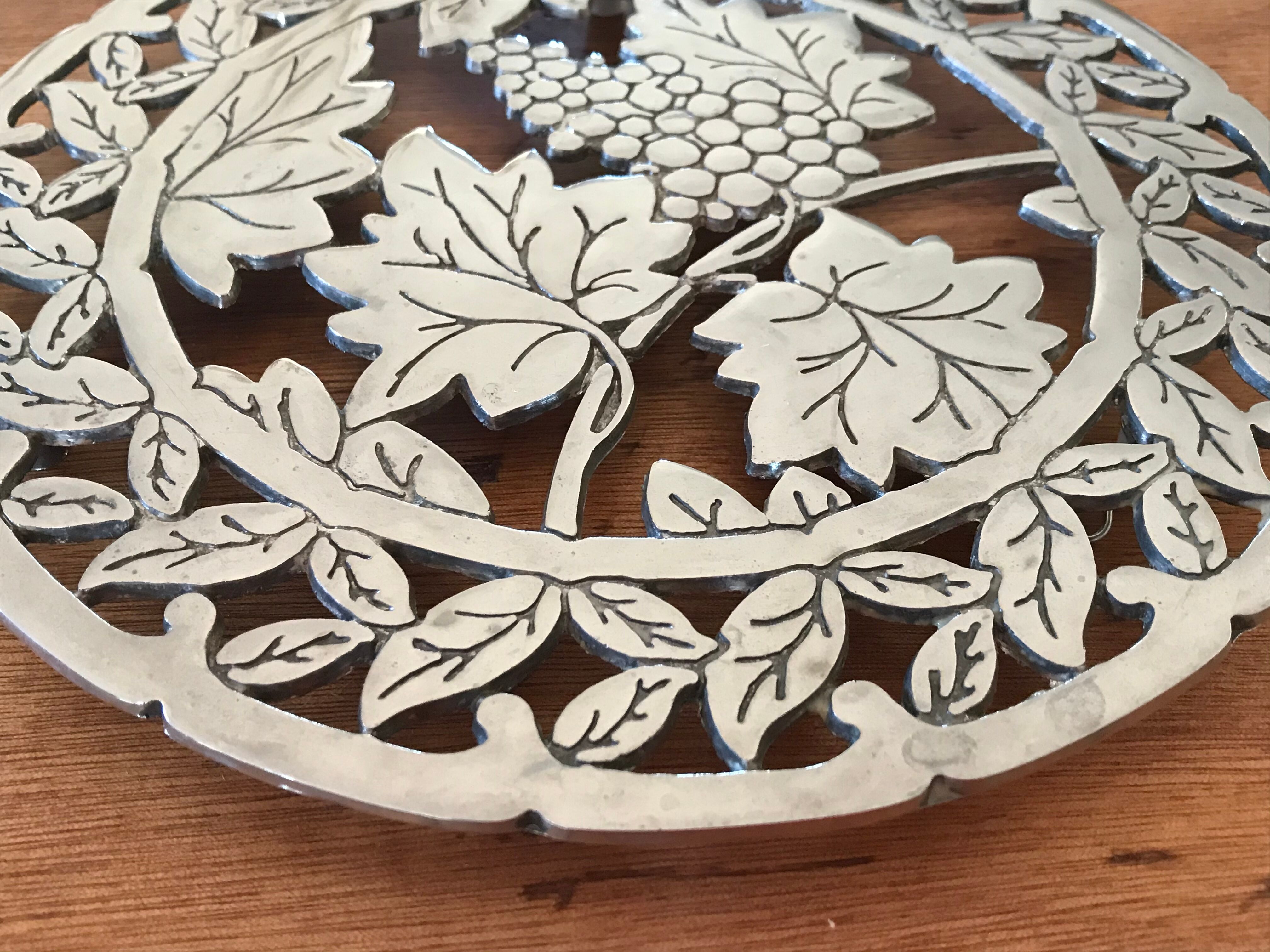 Silver metal table mat