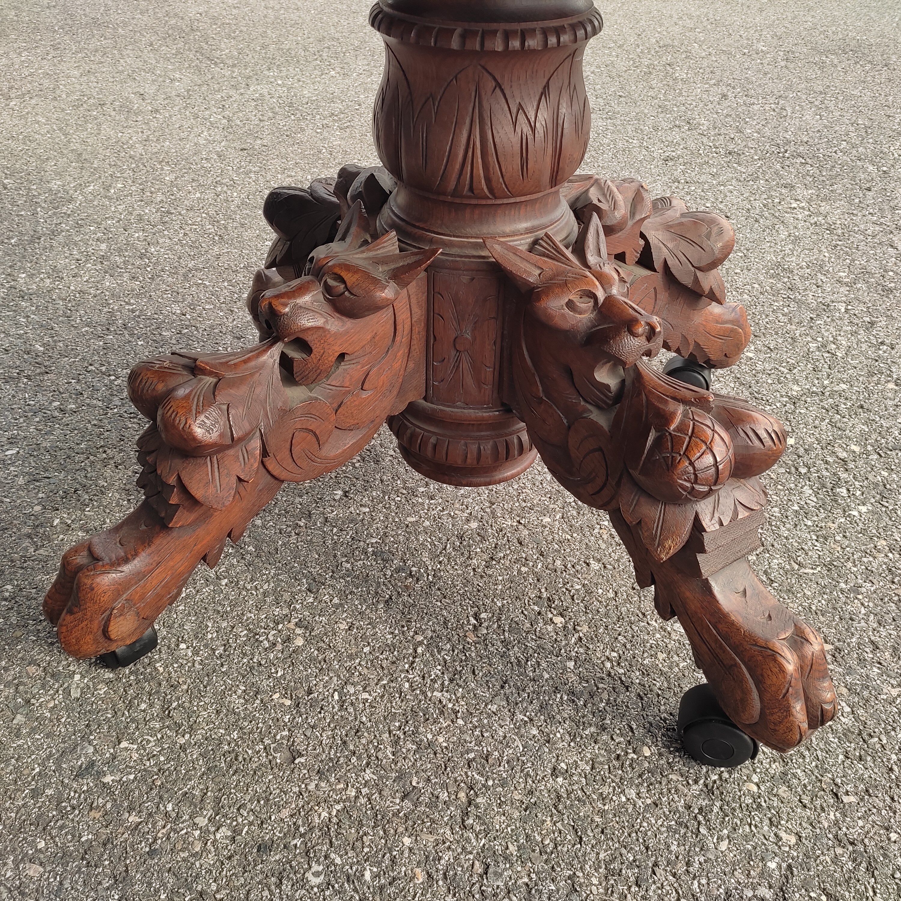 French table in extendable solid oak
