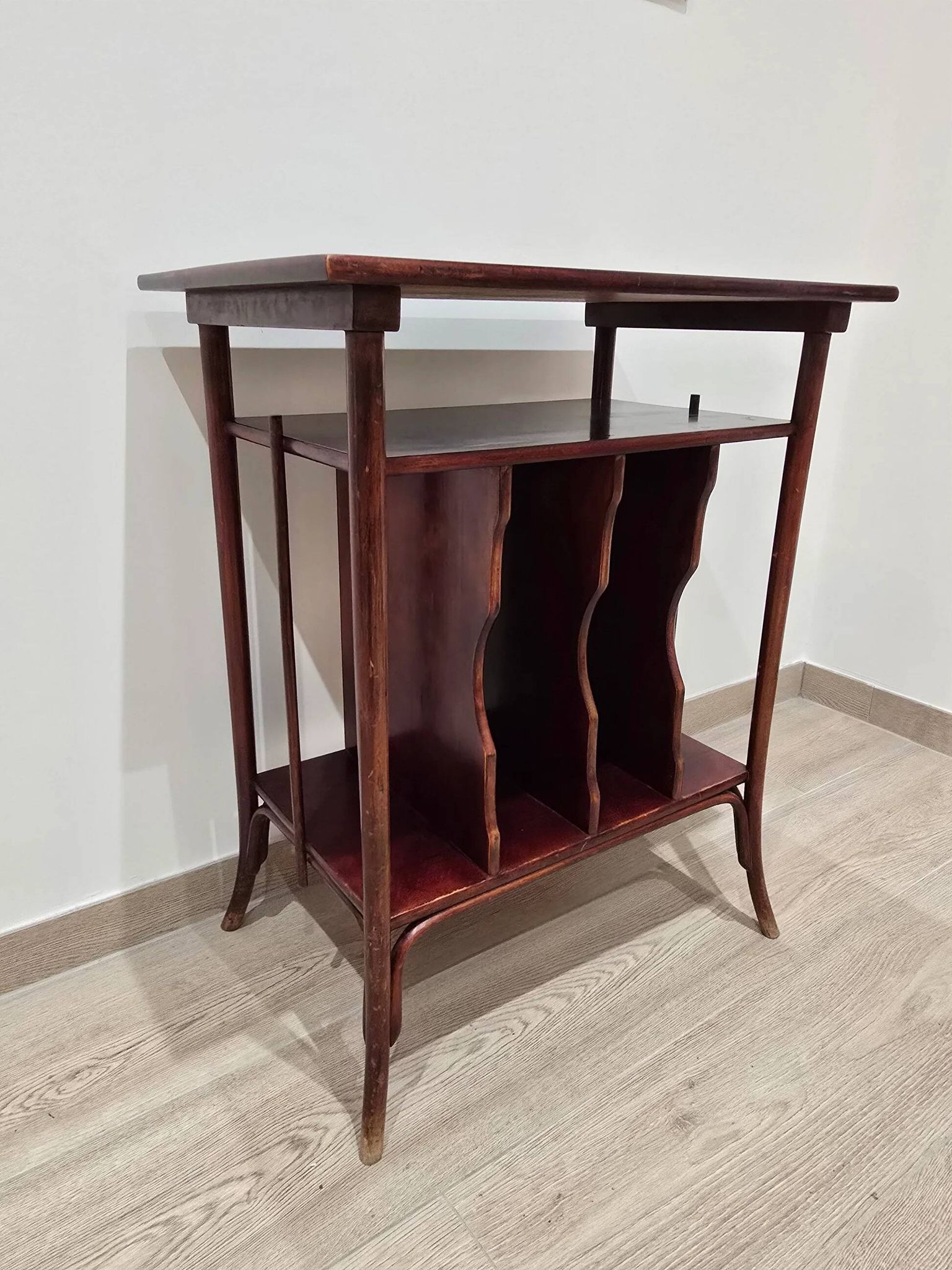 Rare Thonet Wien music table circa 1900 – wooden sheet music holder