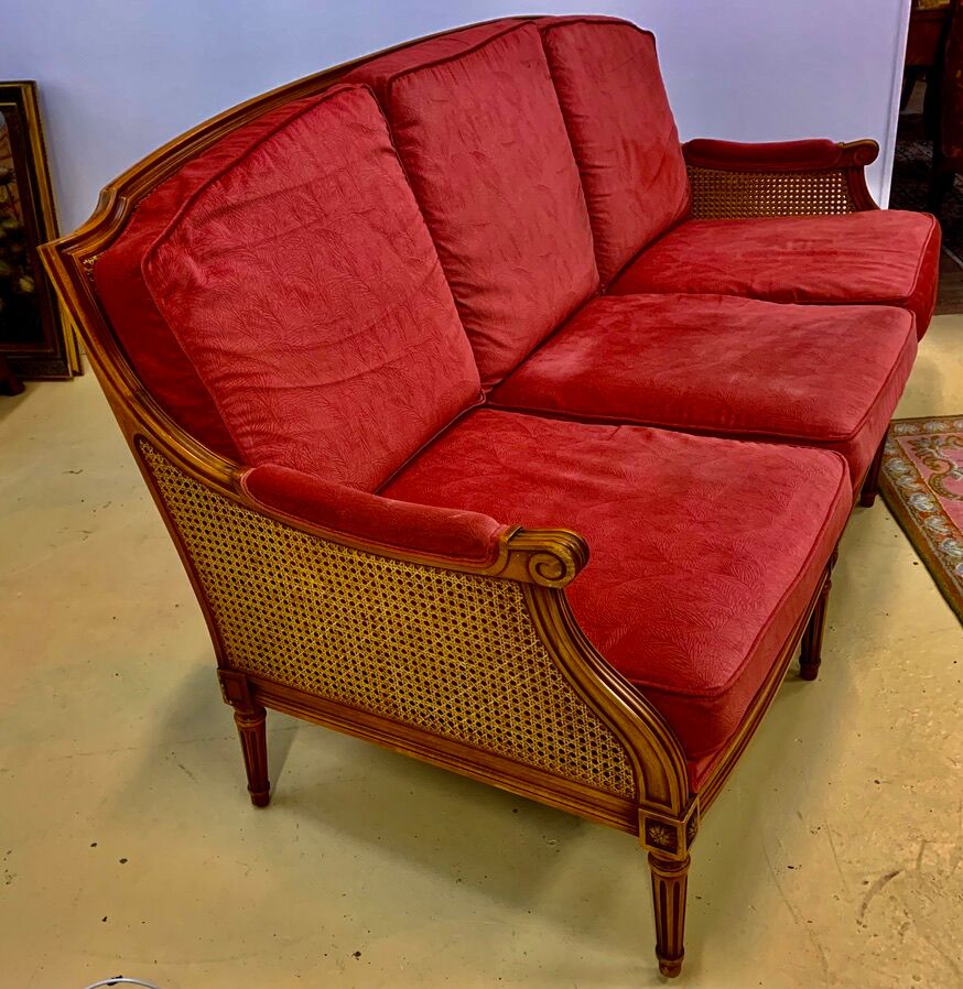 Three-seater sofa in cannage and pink velvet