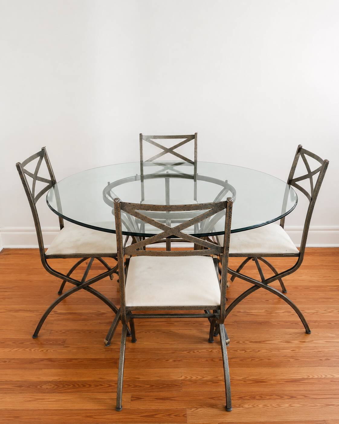 Pierre Vandel Paris – round glass table + 4 chairs, certificates